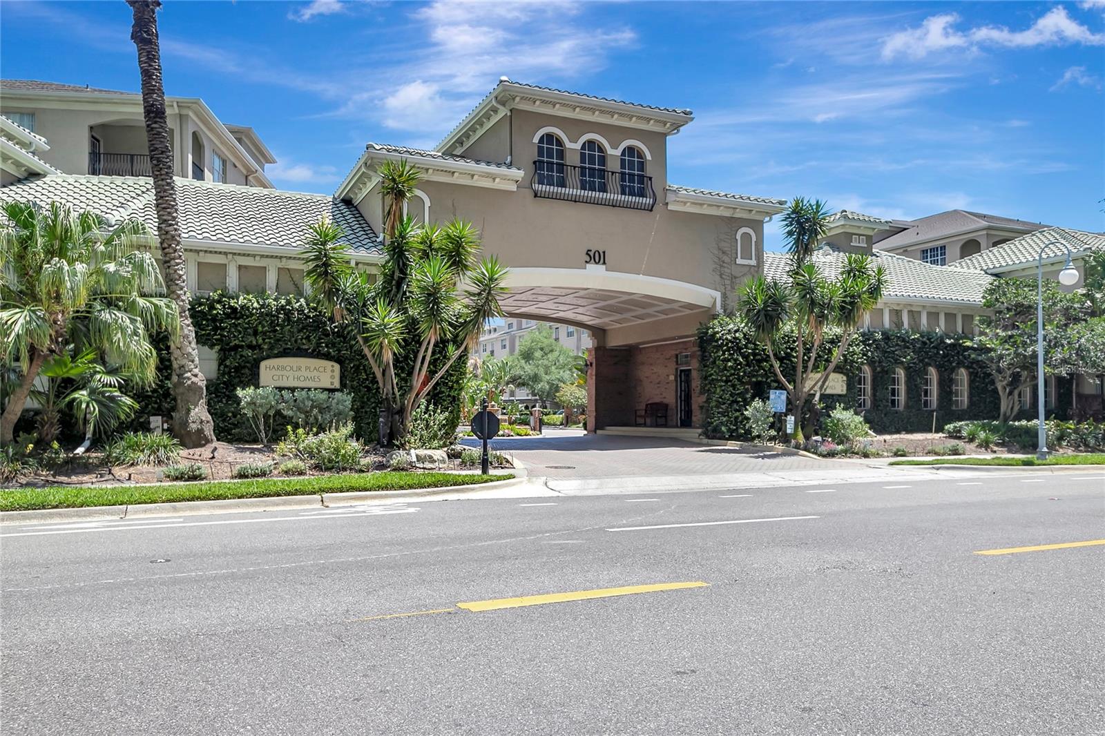 501 Knights Run Ave #2202, FL