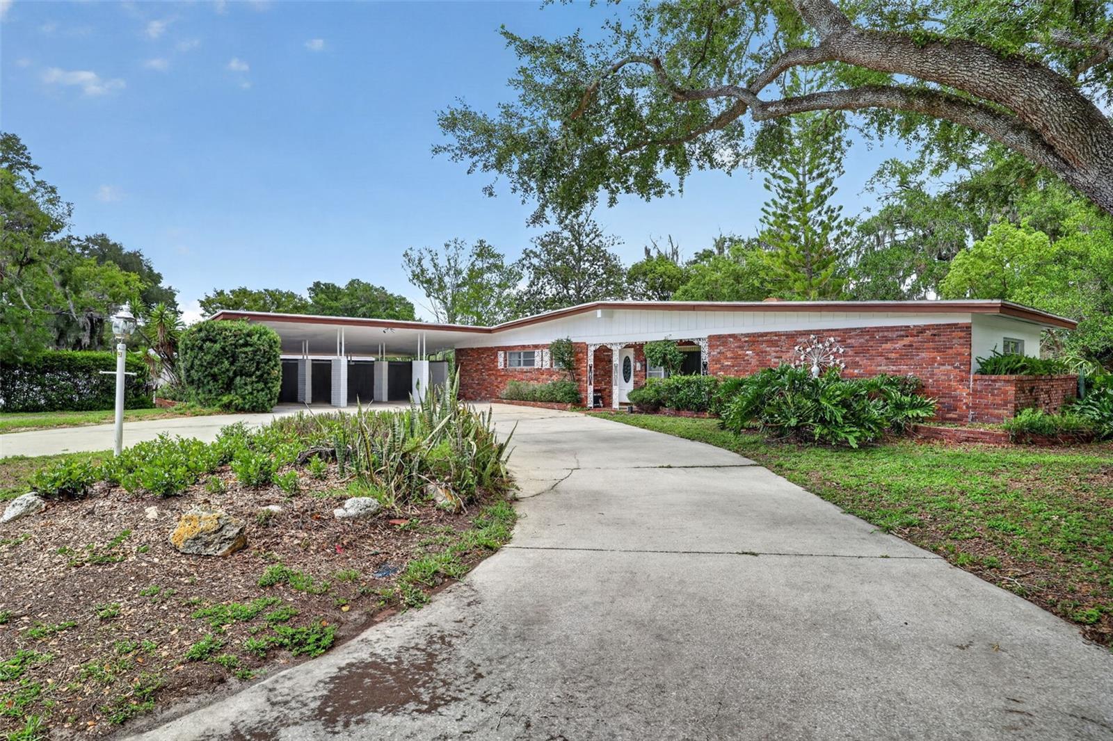 1509 Country Club Drive, FL