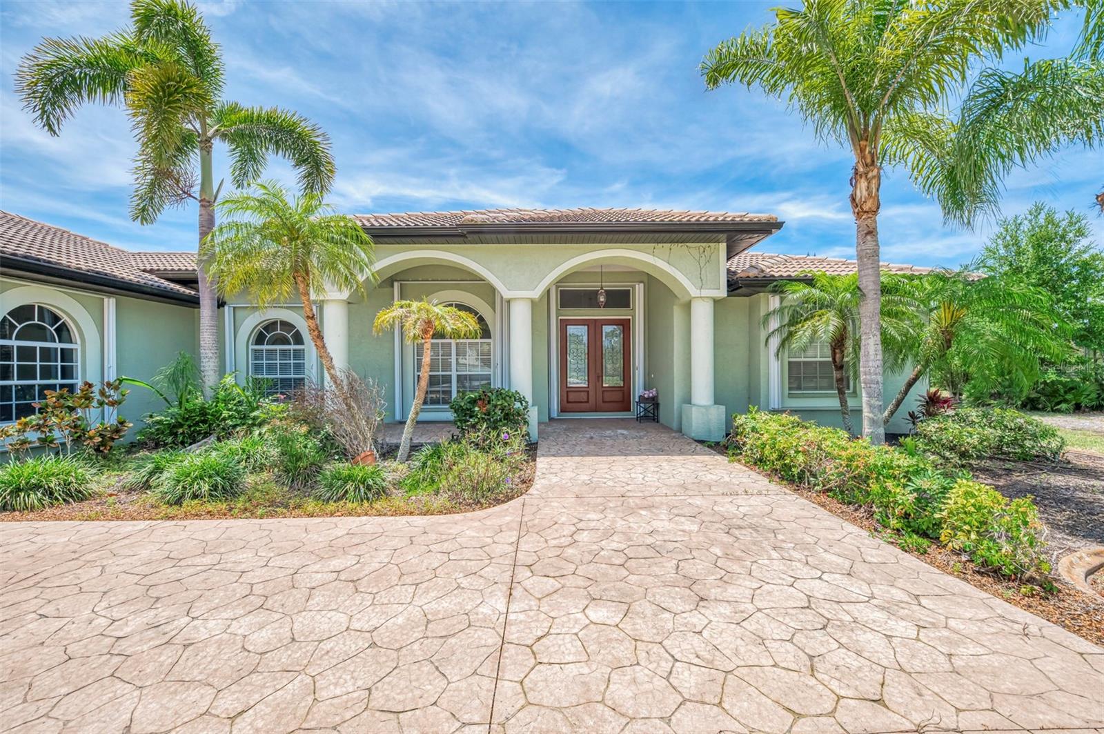 900 Park Place Dr, FL