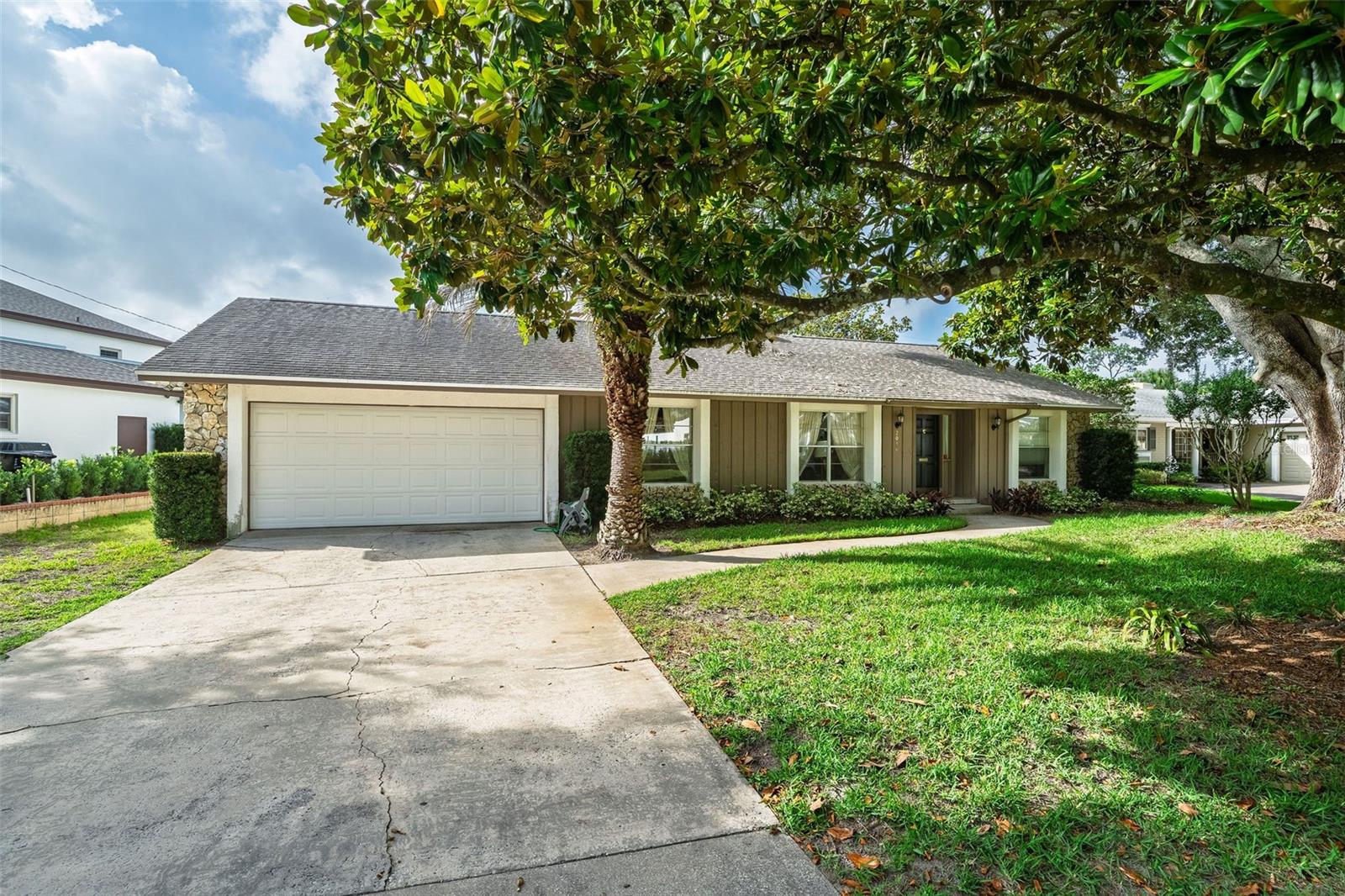 2030 Companero Avenue, FL