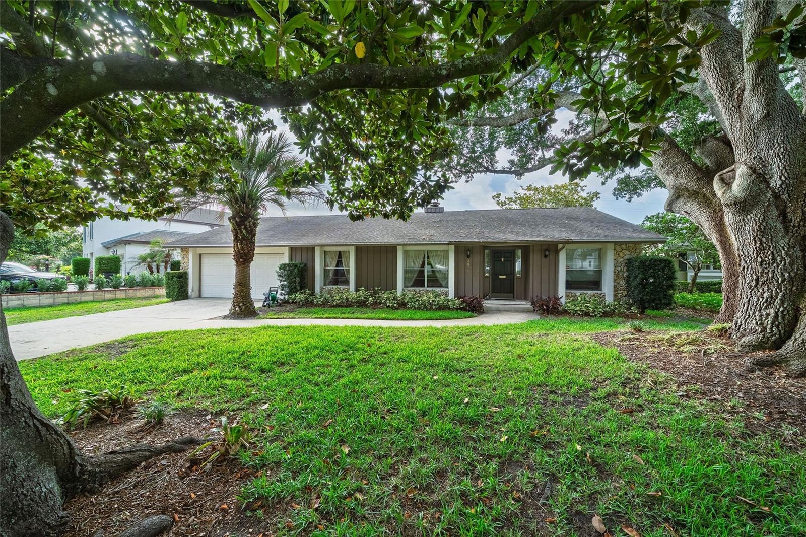 2030 Companero Avenue, FL