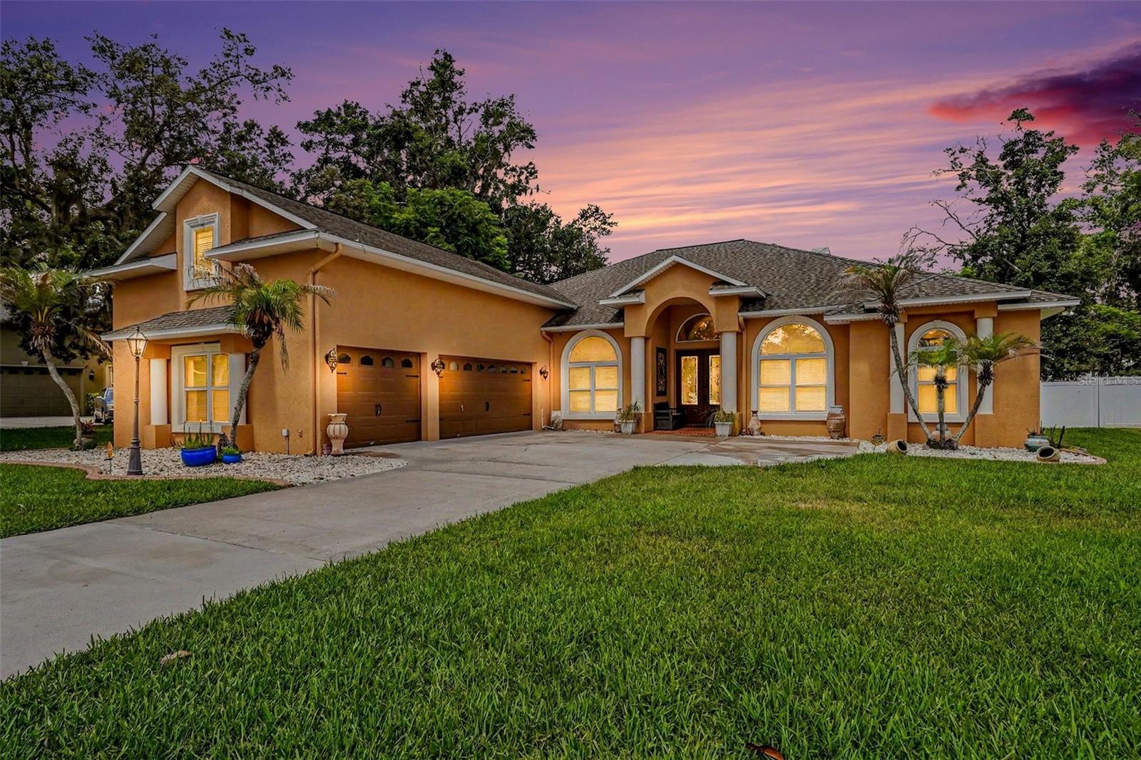 2305 Valrico Forest Dr, FL