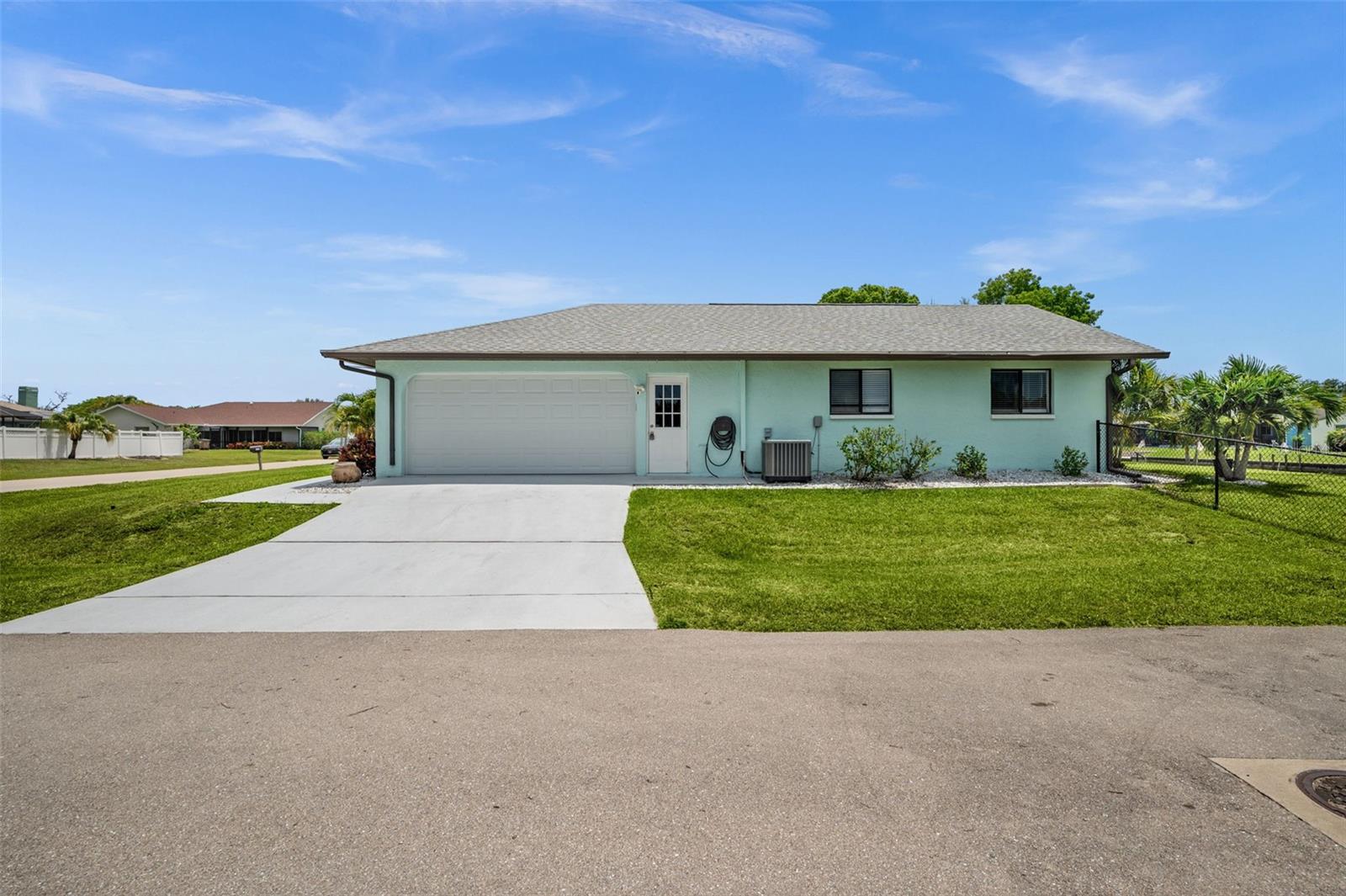 2102 8th Street, FL