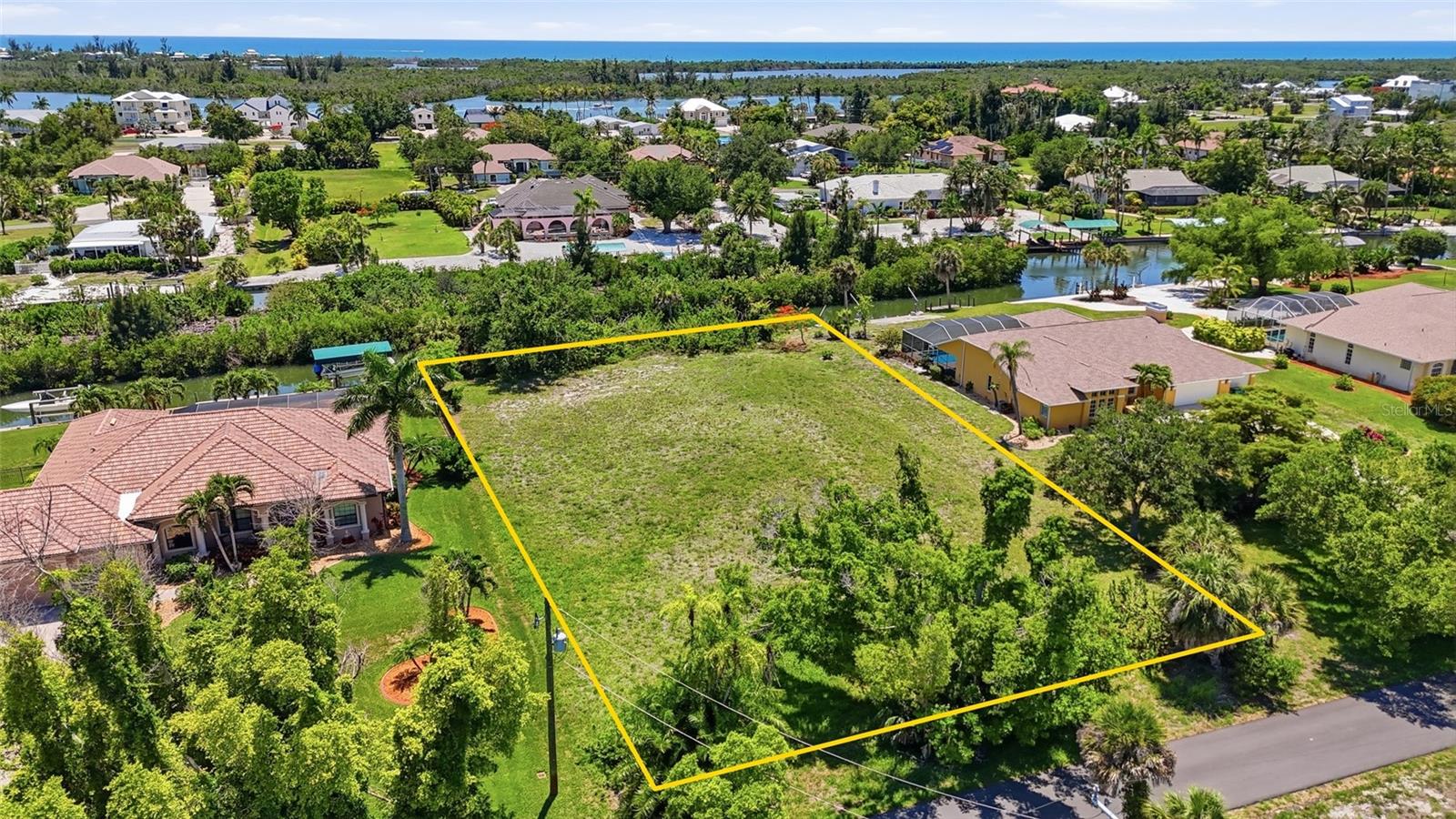 305 Spaniards Rd, FL