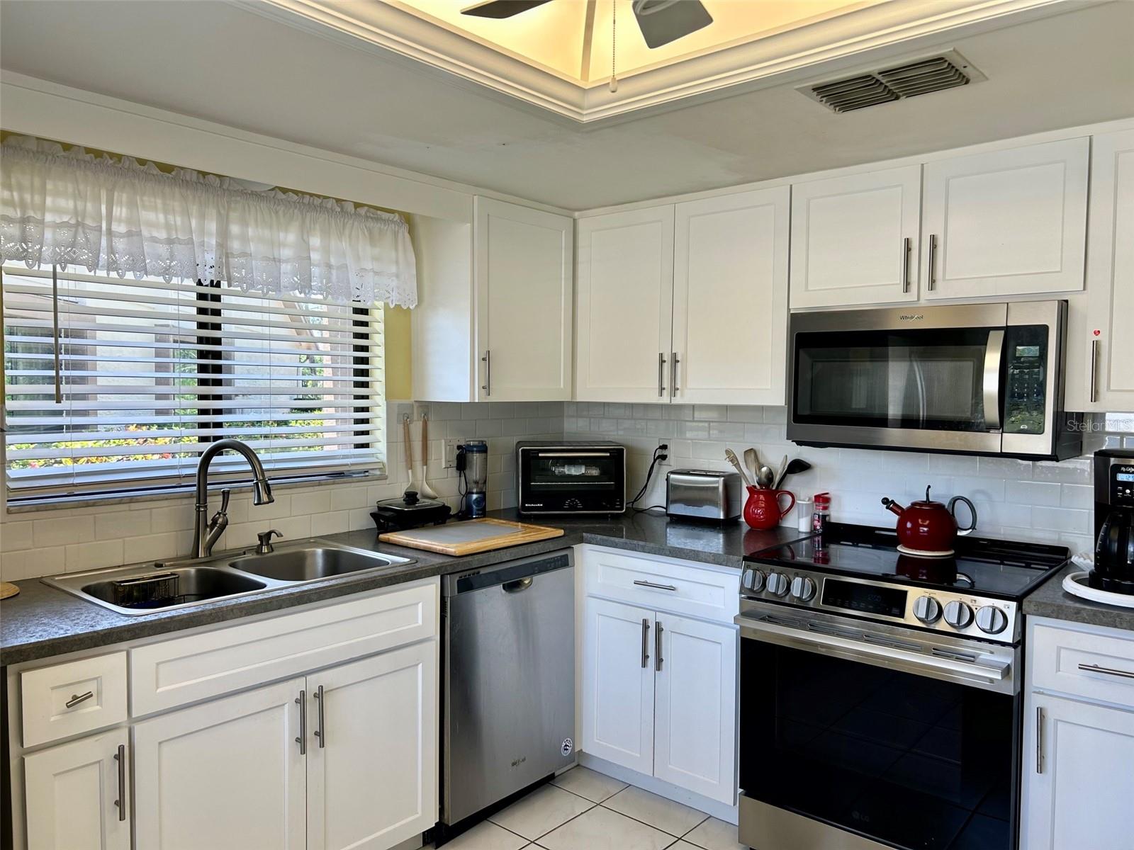 2572 Laurelwood Drive, FL