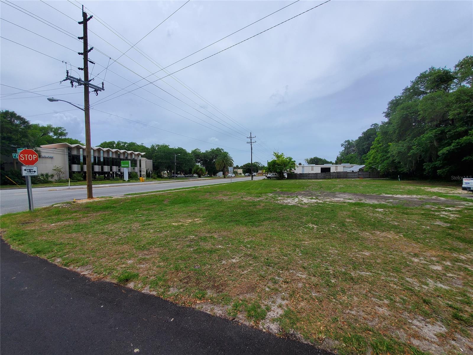 903 N Dixie Fwy, FL