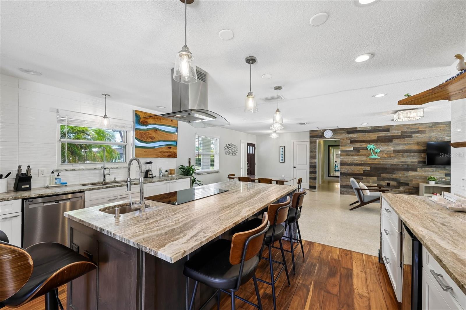 322 Suwanee Avenue, FL