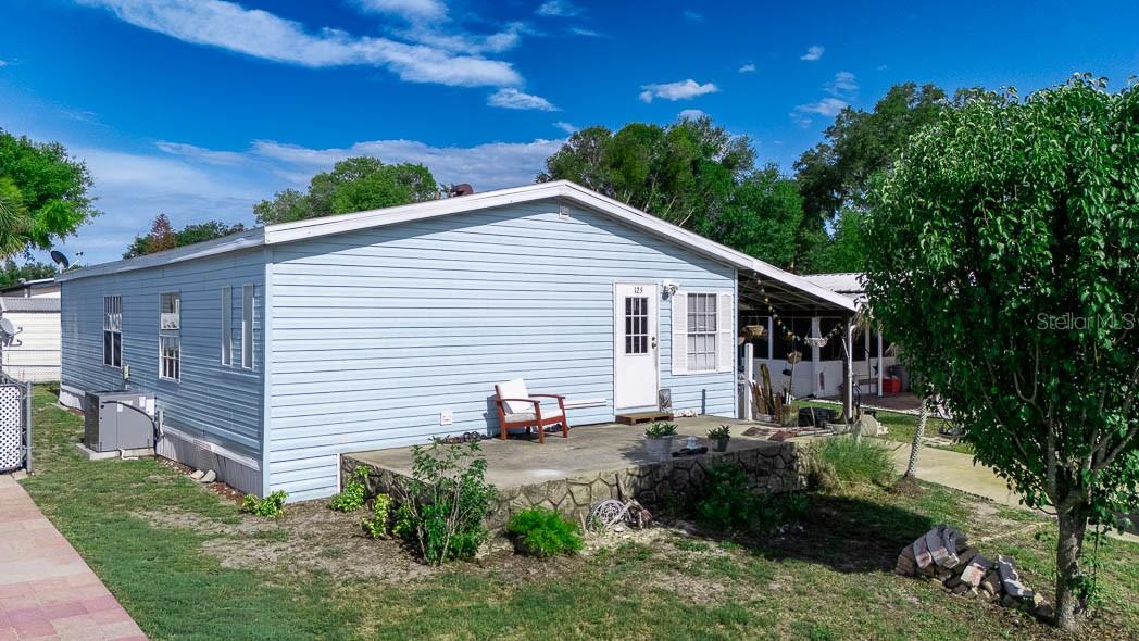 125 Pine Tree Dr, FL