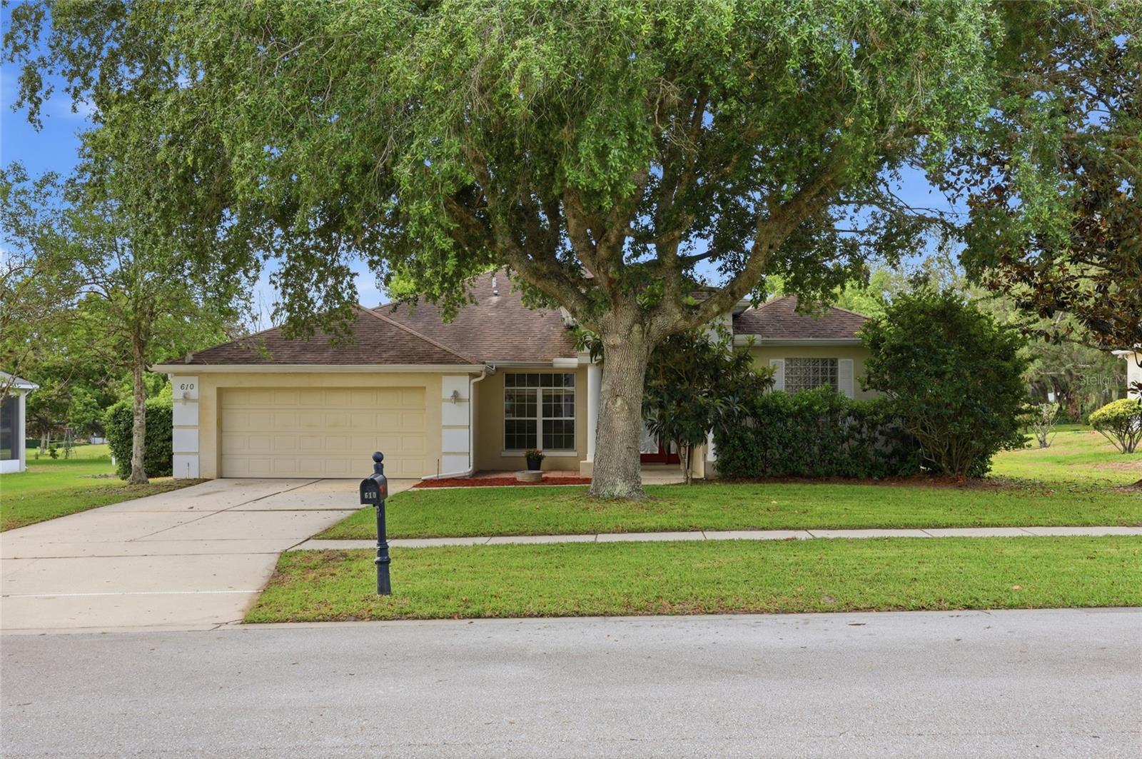 610 Gaelic Ct, FL