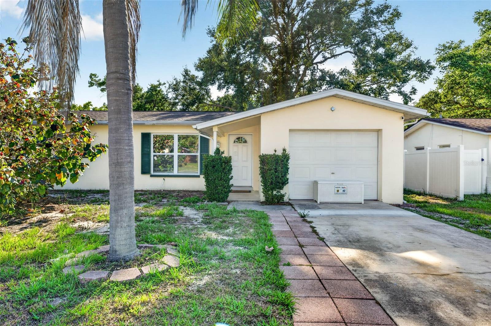 2220 Lauren Dr, FL
