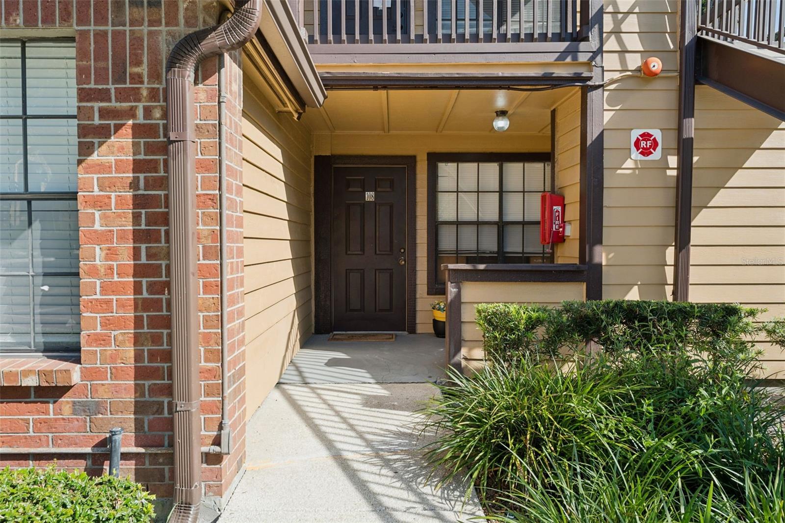 385 Woodside Drive, FL