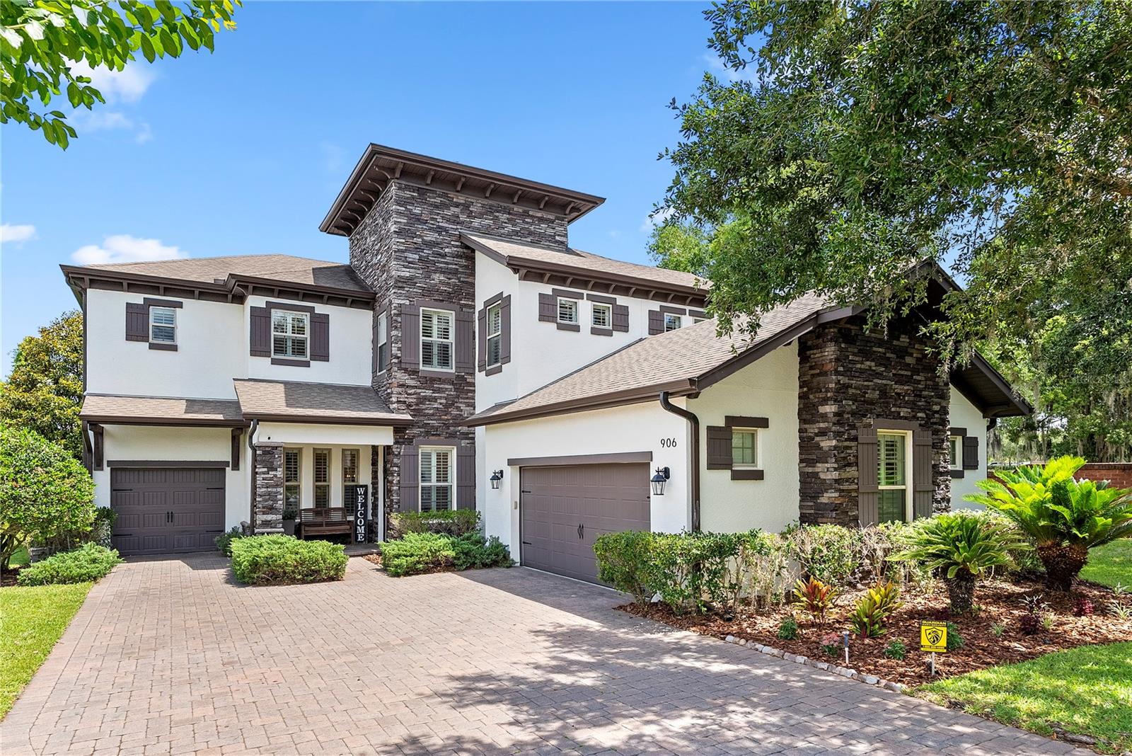 906 Sherbourne Cir, FL