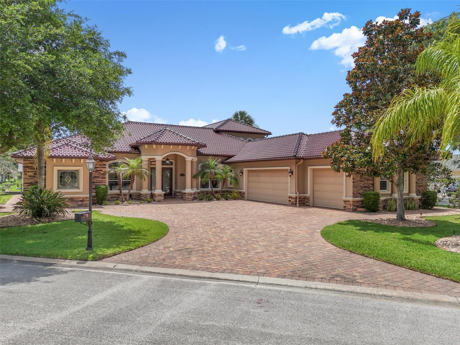 2 Caitlin Ct, FL