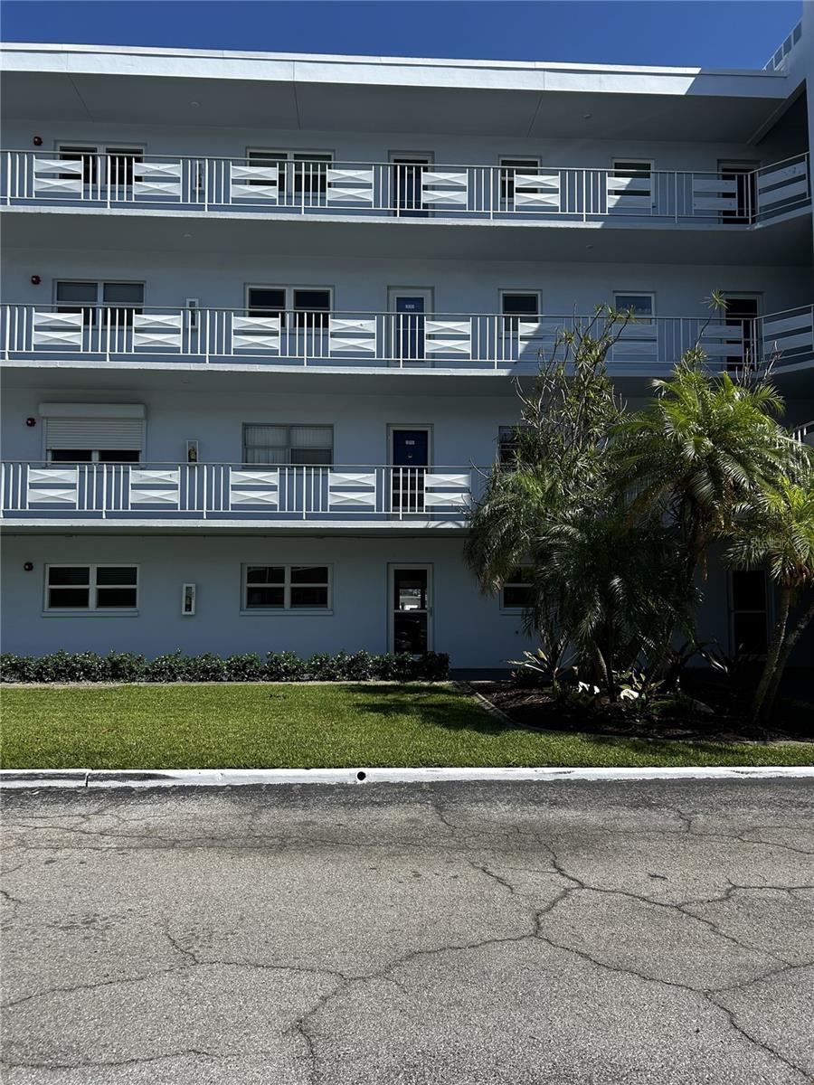 5555 Gulf Blvd #310, FL