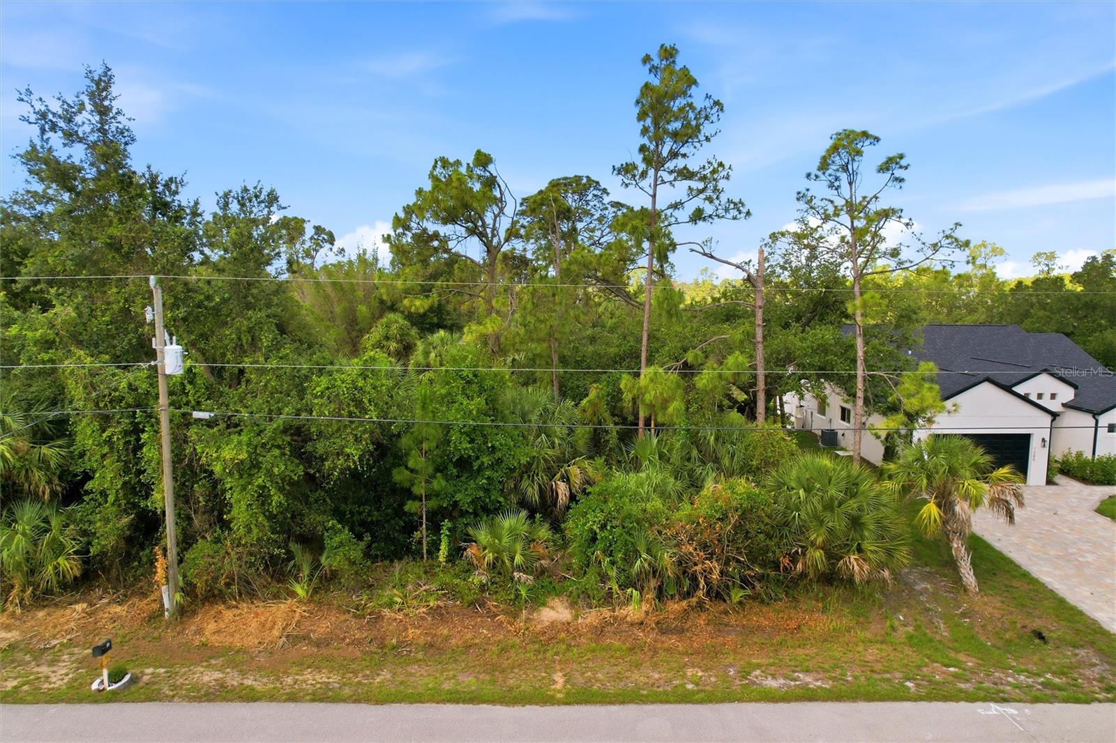 Oregon Ln, FL