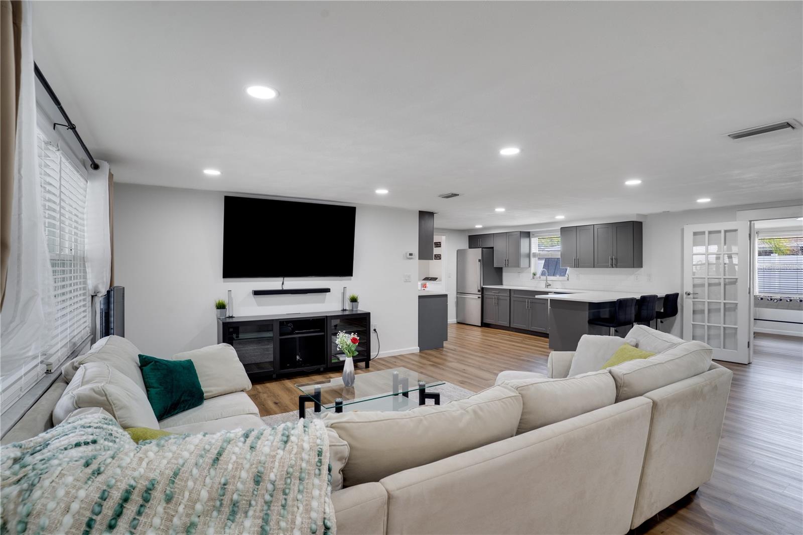 7715 Foxbloom Drive, FL