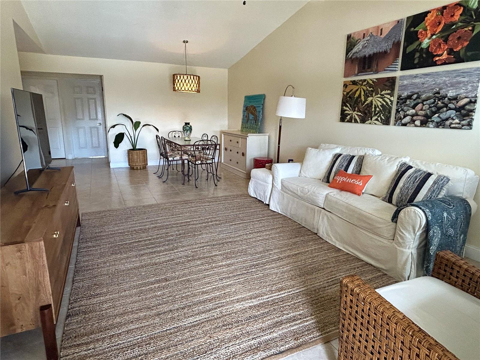 275 4th Street, FL
