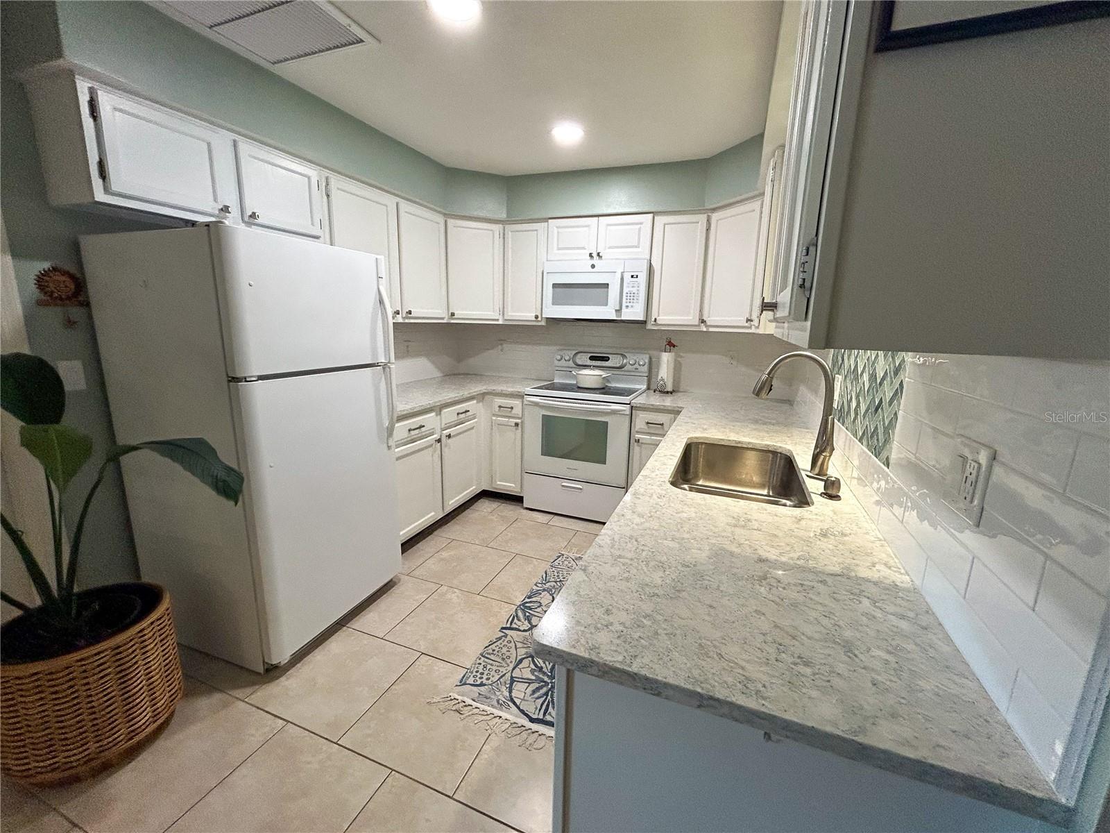 275 4th Street, FL