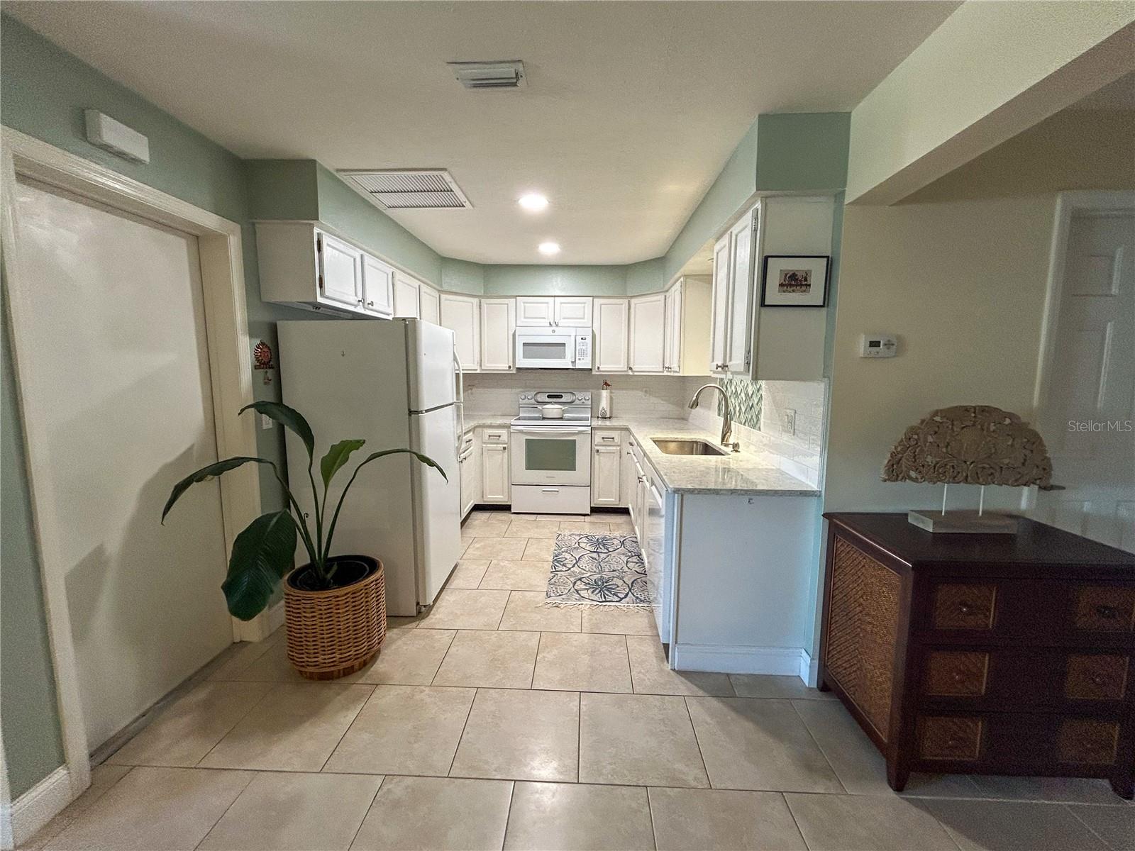 275 4th Street, FL