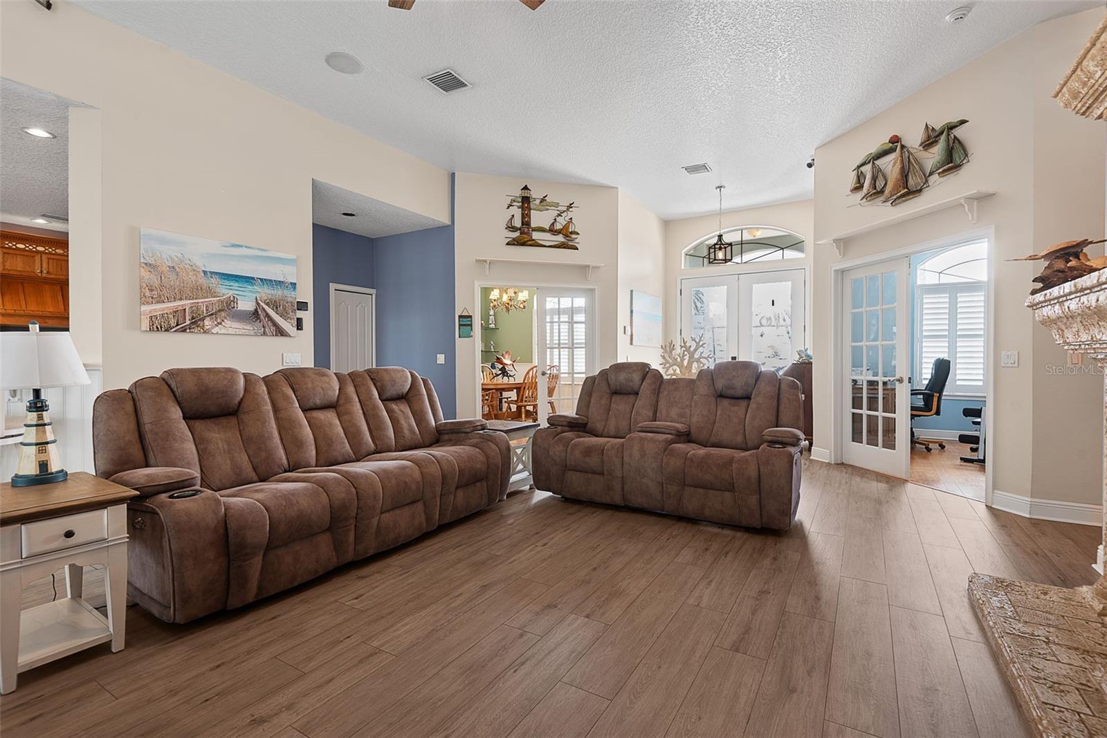 72 Club House Drive, FL