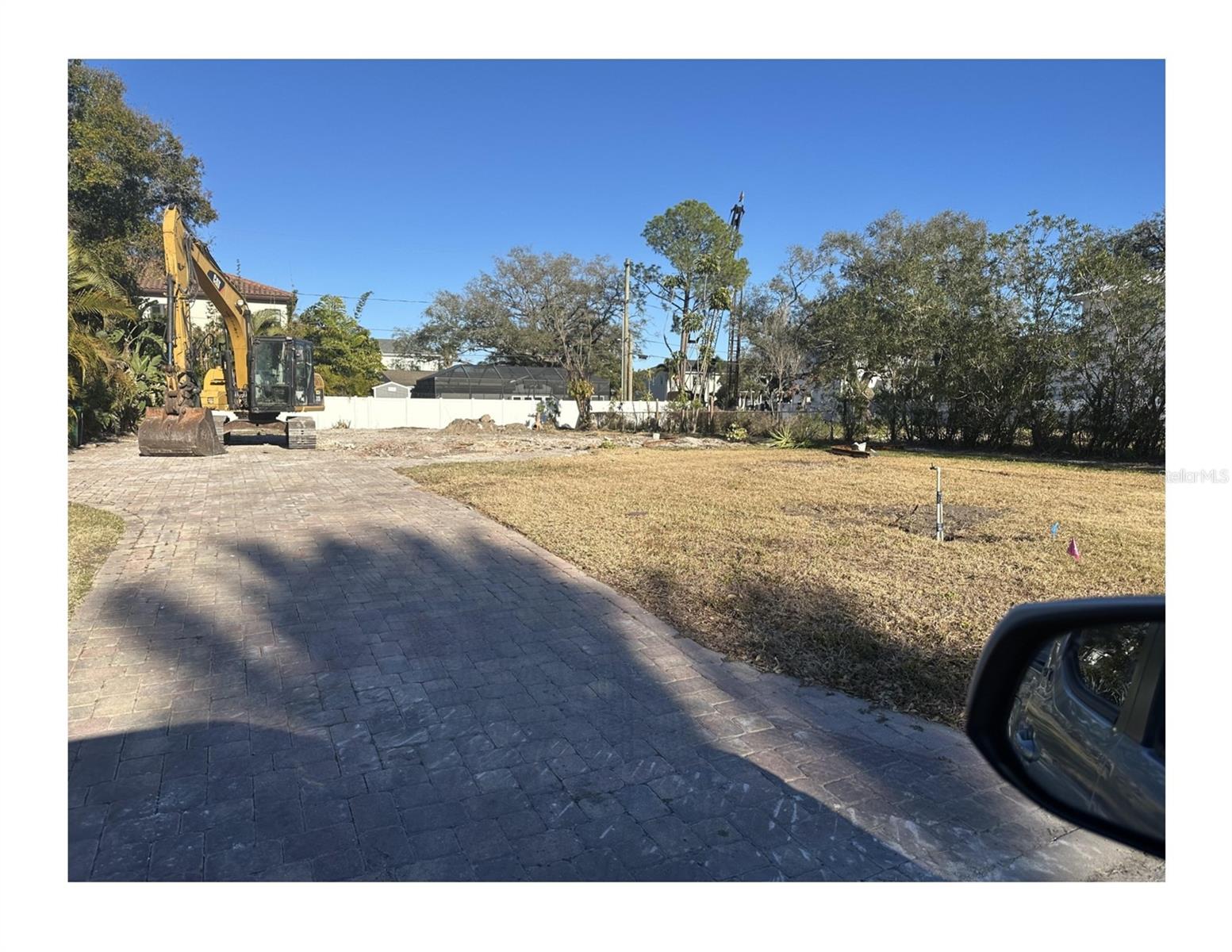 523 W Davis Blvd, FL