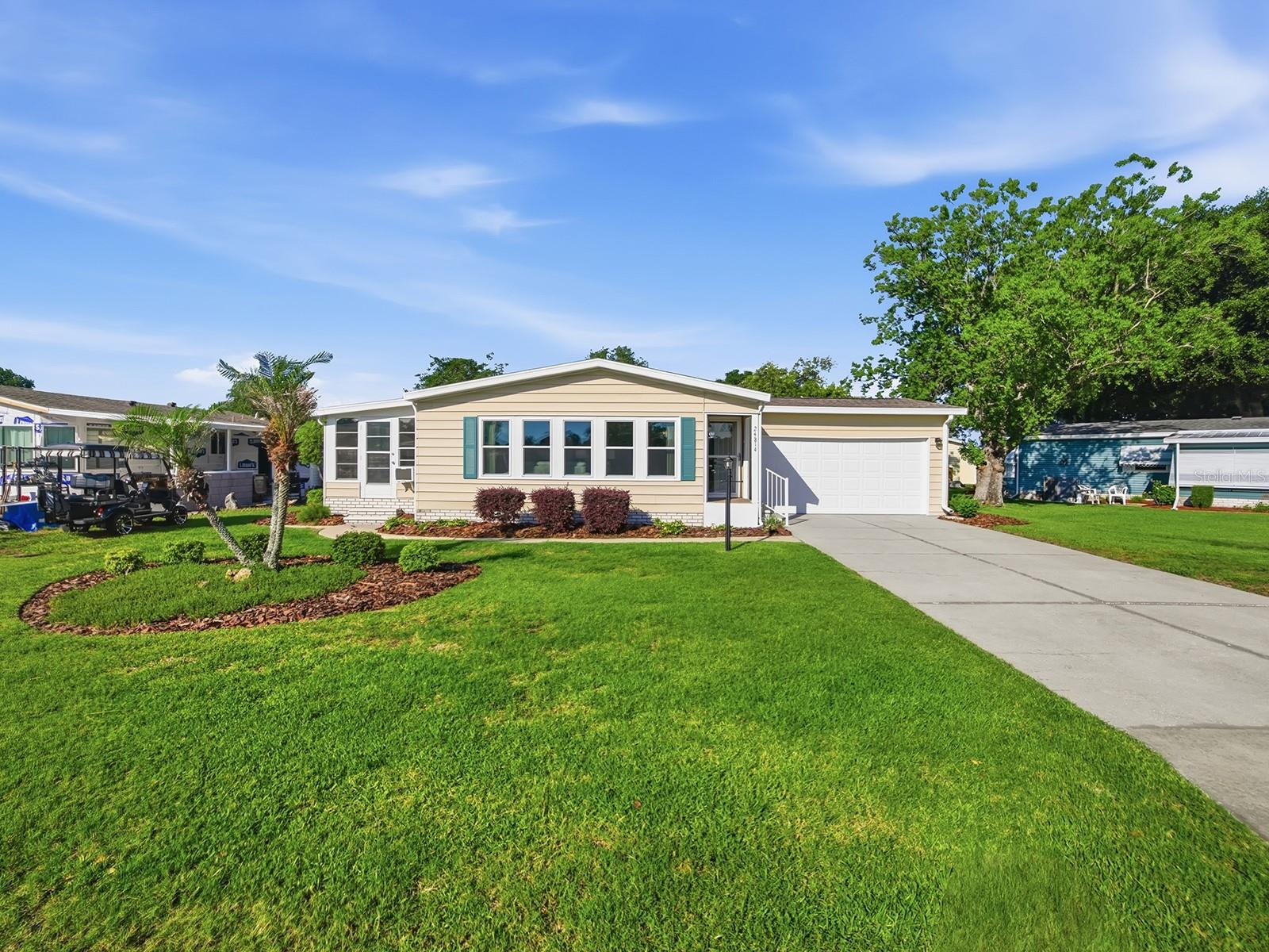 24814 Pine Hl, FL