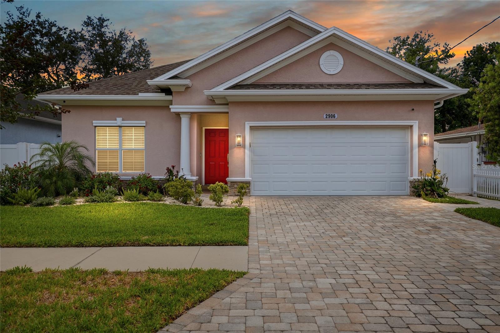 2906 W Douglas St, FL