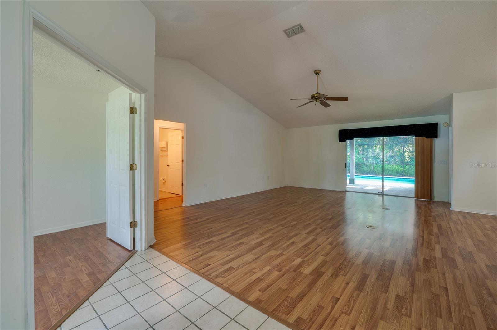203 Live Oak Court, FL