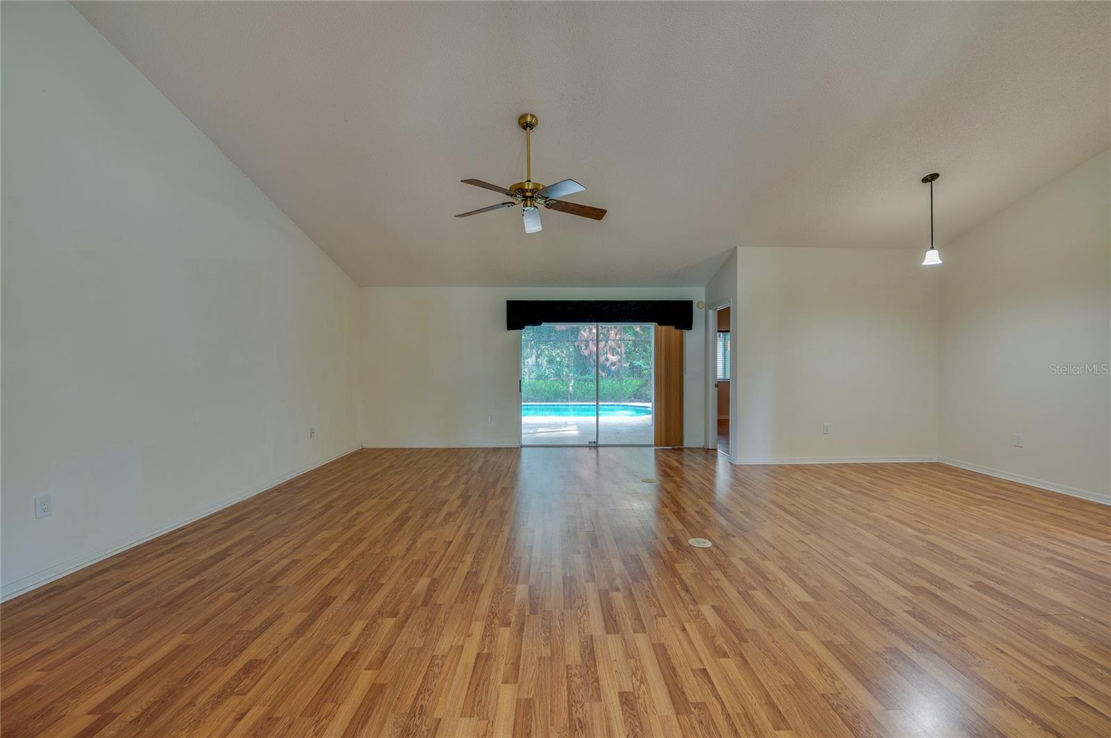 203 Live Oak Court, FL