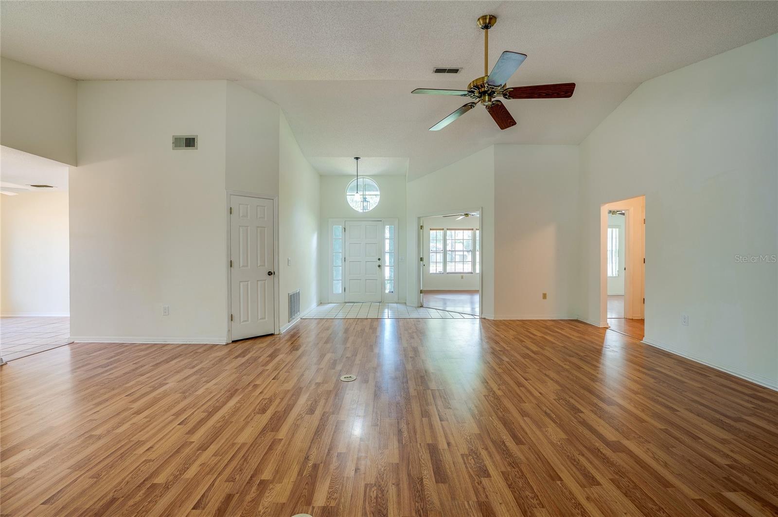 203 Live Oak Court, FL
