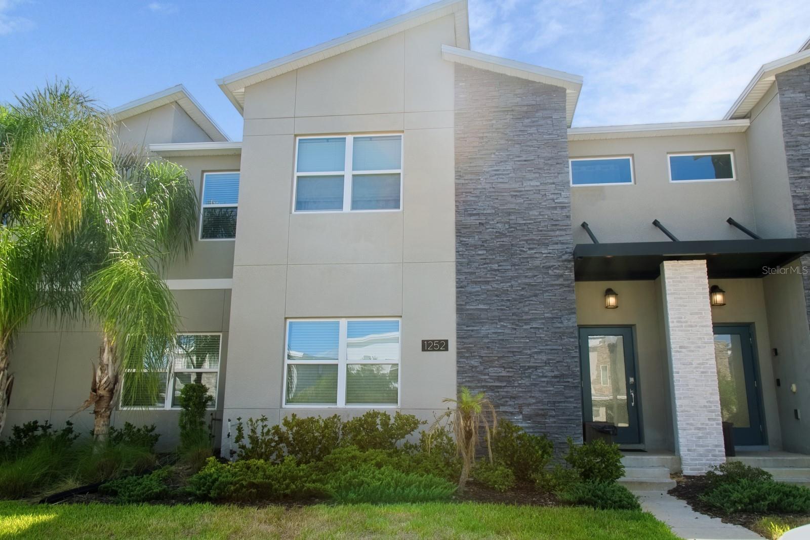 1252 Challenge Dr, FL