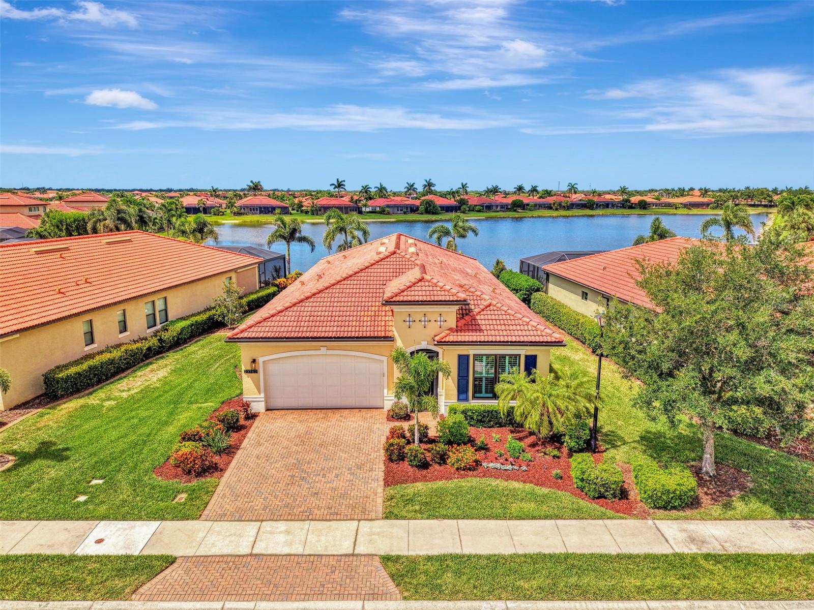 23762 Waverly Cir, FL