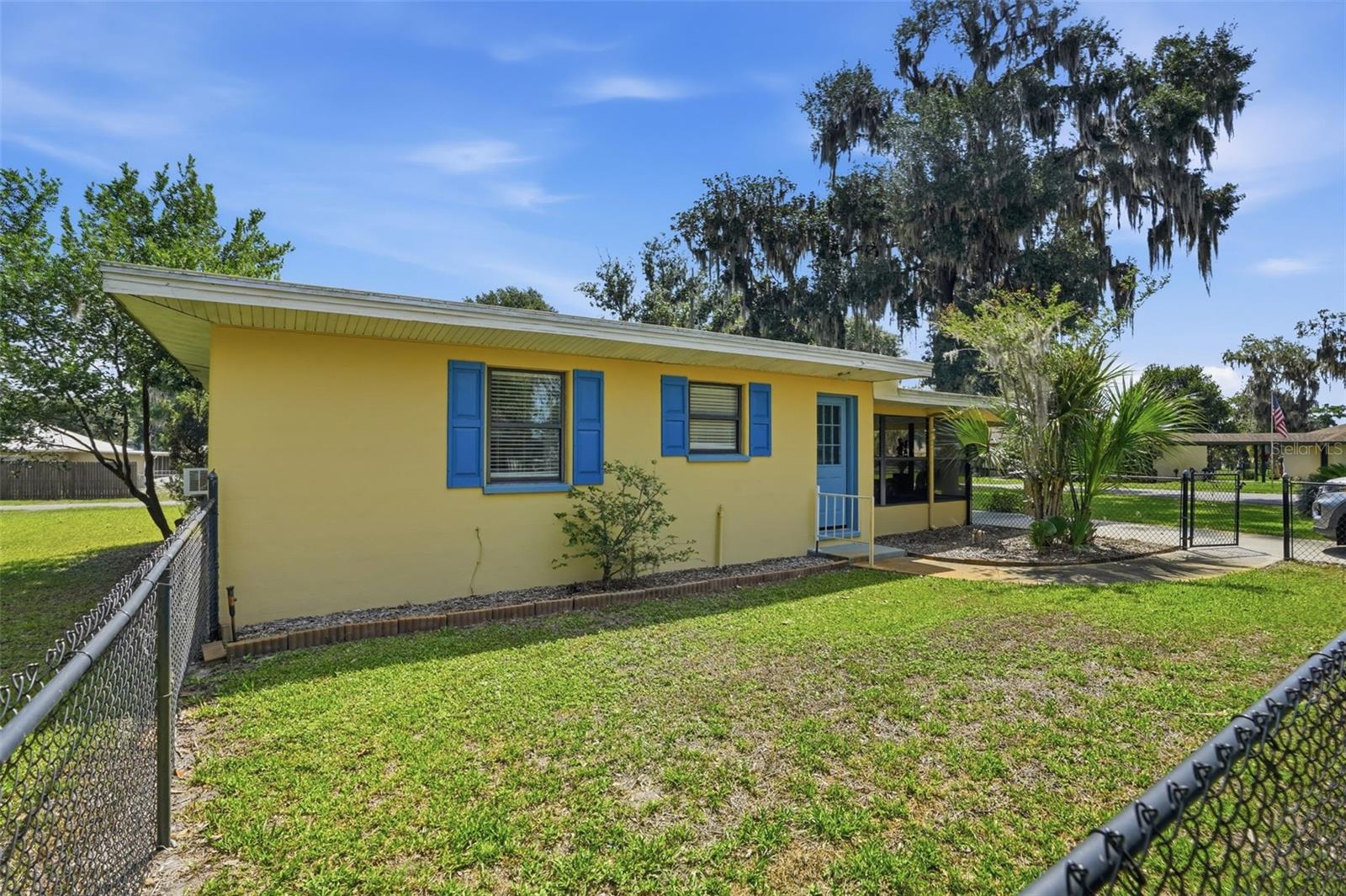 951 Cr 453, FL