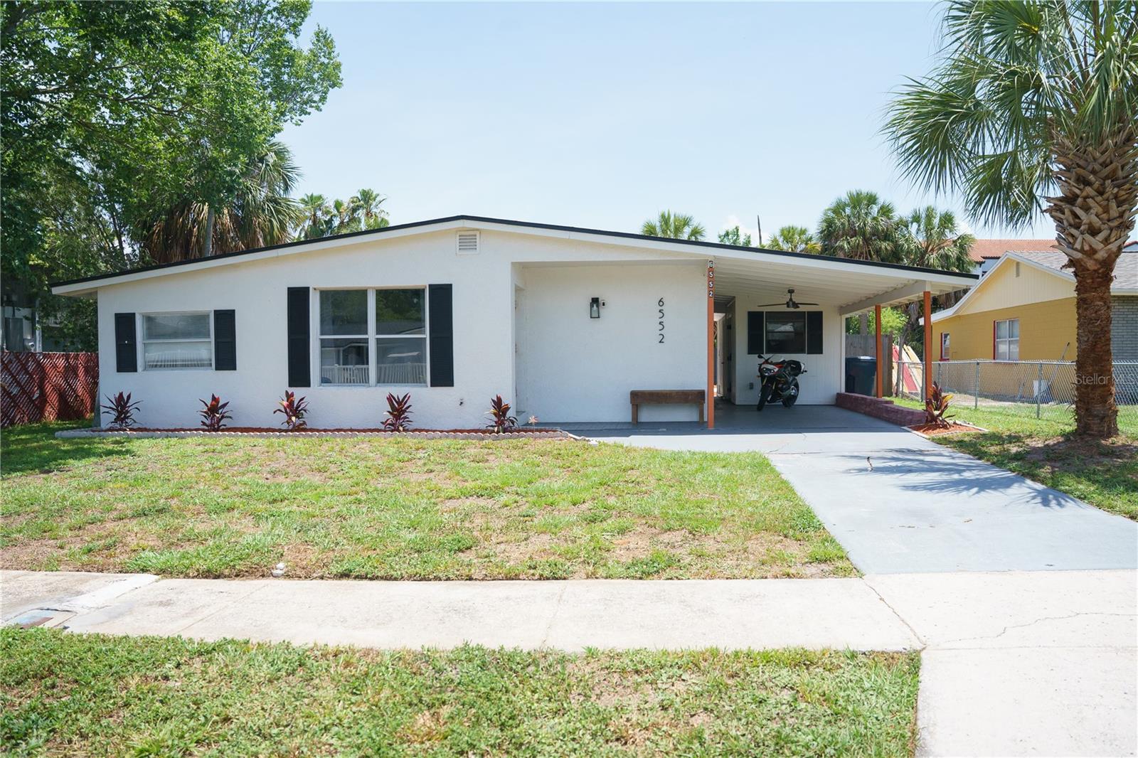 6552 S West Shore Cir, FL