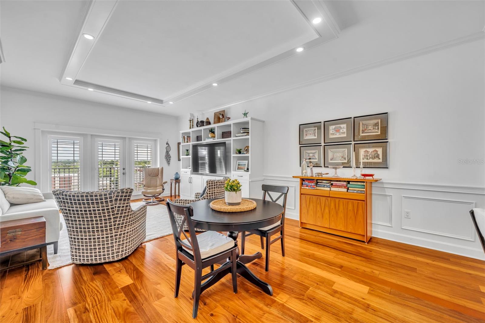 2305 Edgewater Drive, FL