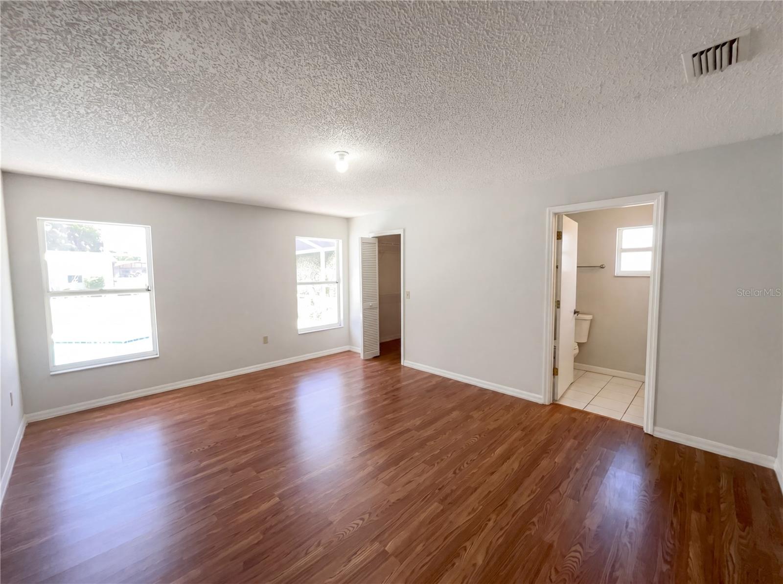 1750 Evergreen Court, FL