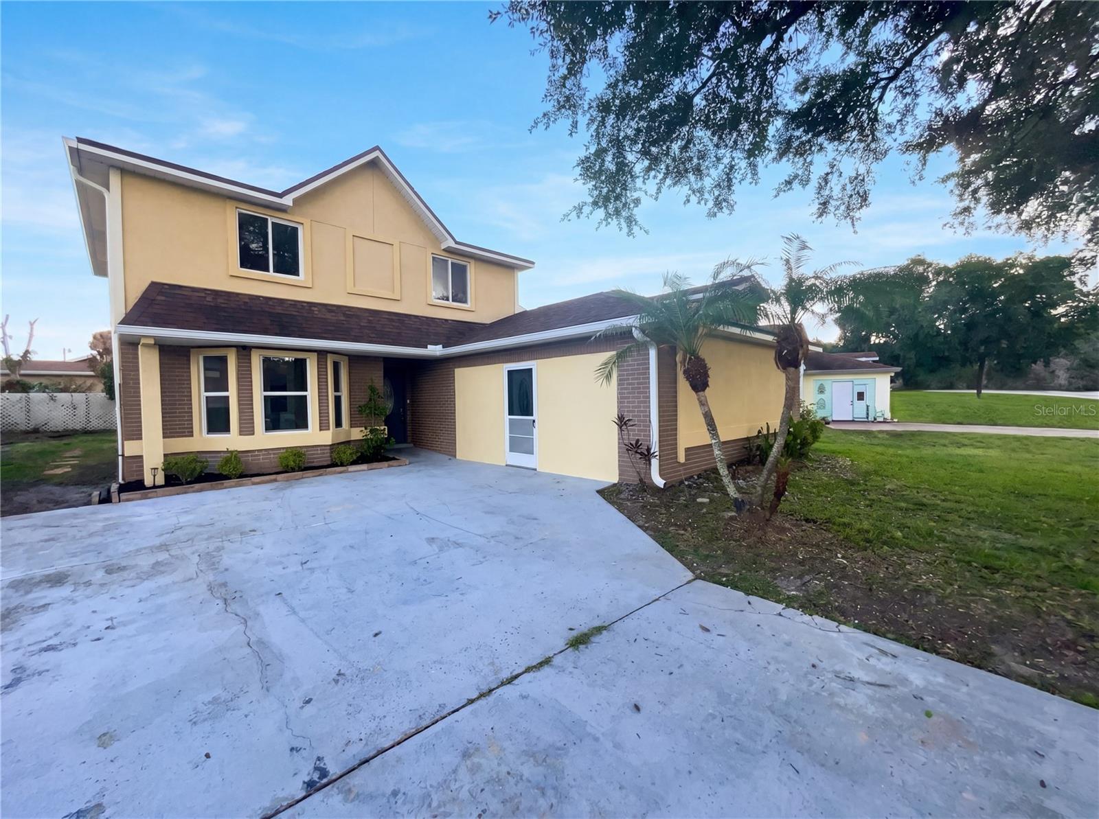 147 Coralwood Cir, FL
