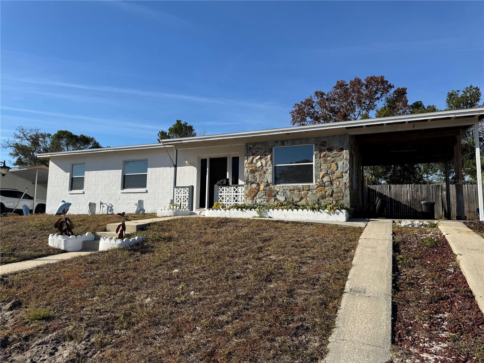 425 Hollyhock Lane, FL