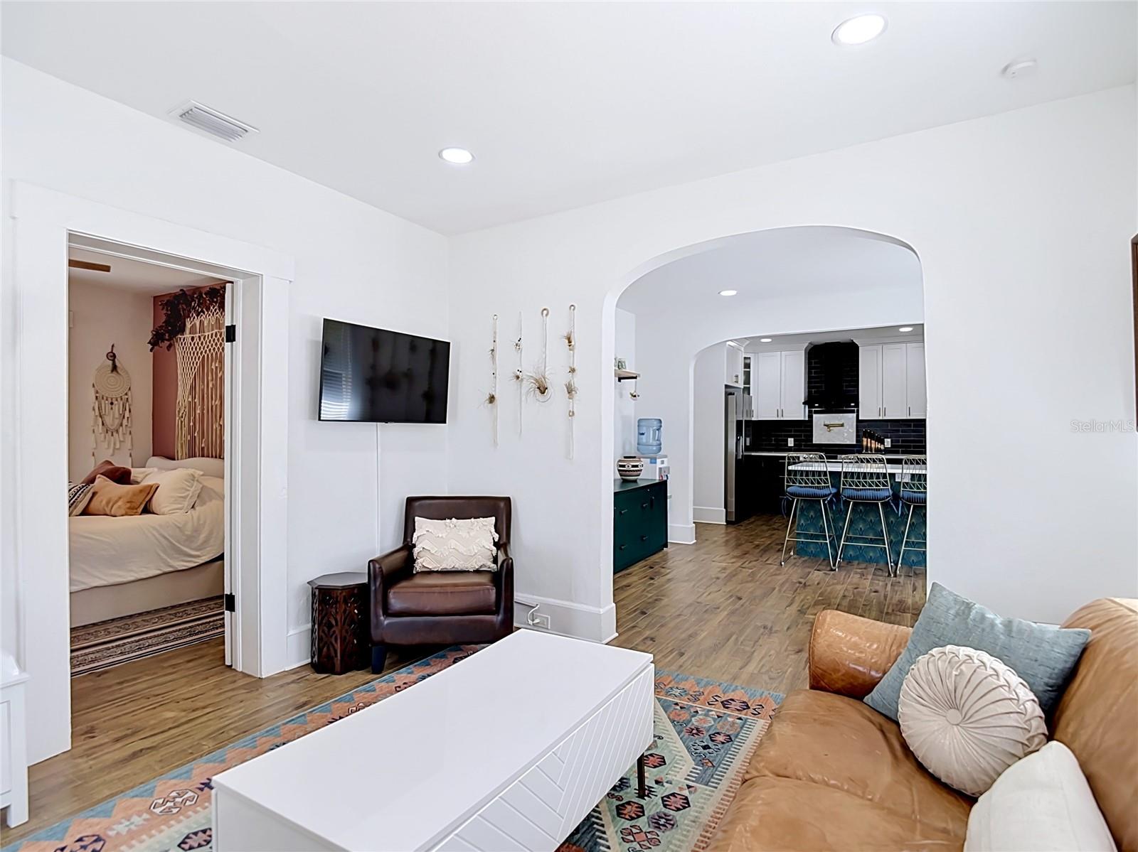 105 Elm Street, FL