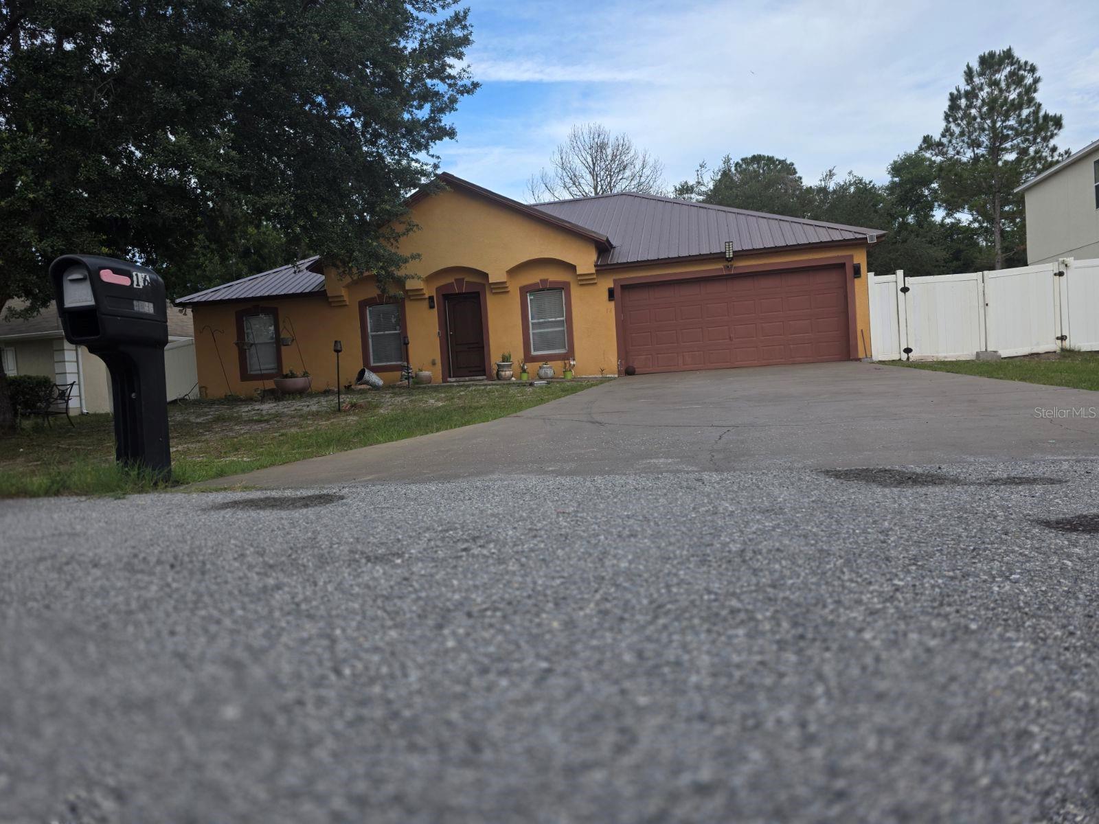 16 Perch Dr, FL
