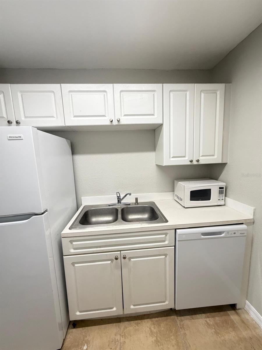 13697 Orange Sunset Dr #101, FL