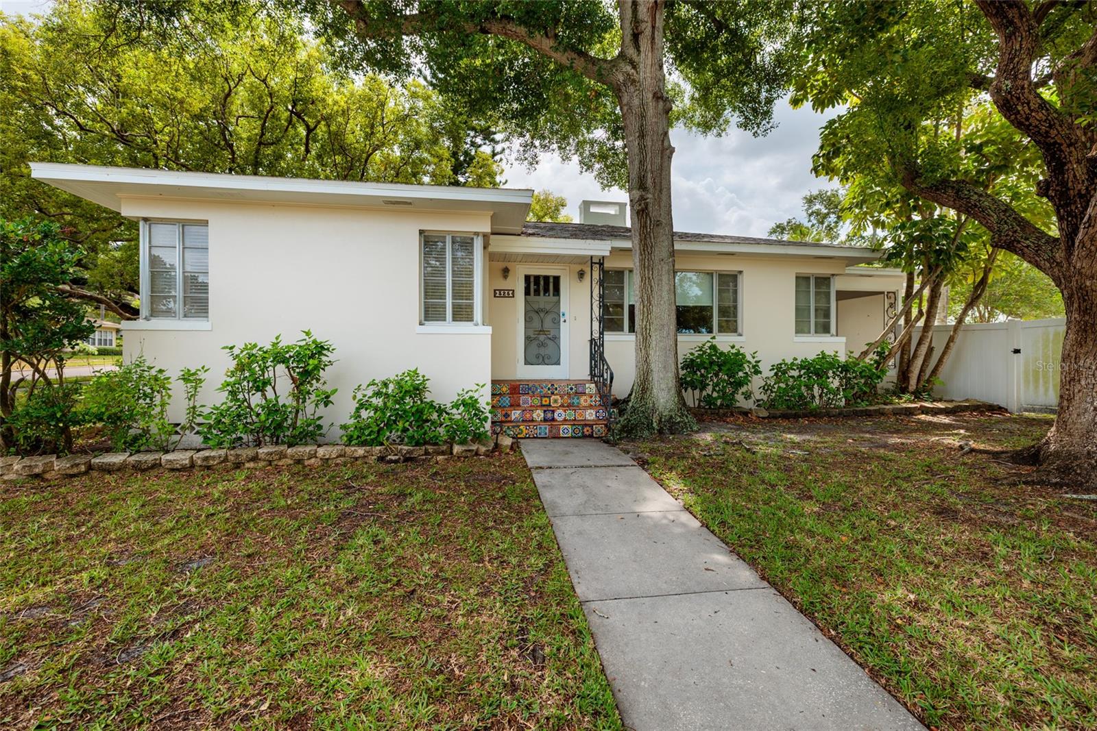 325 Orangeview Avenue, FL