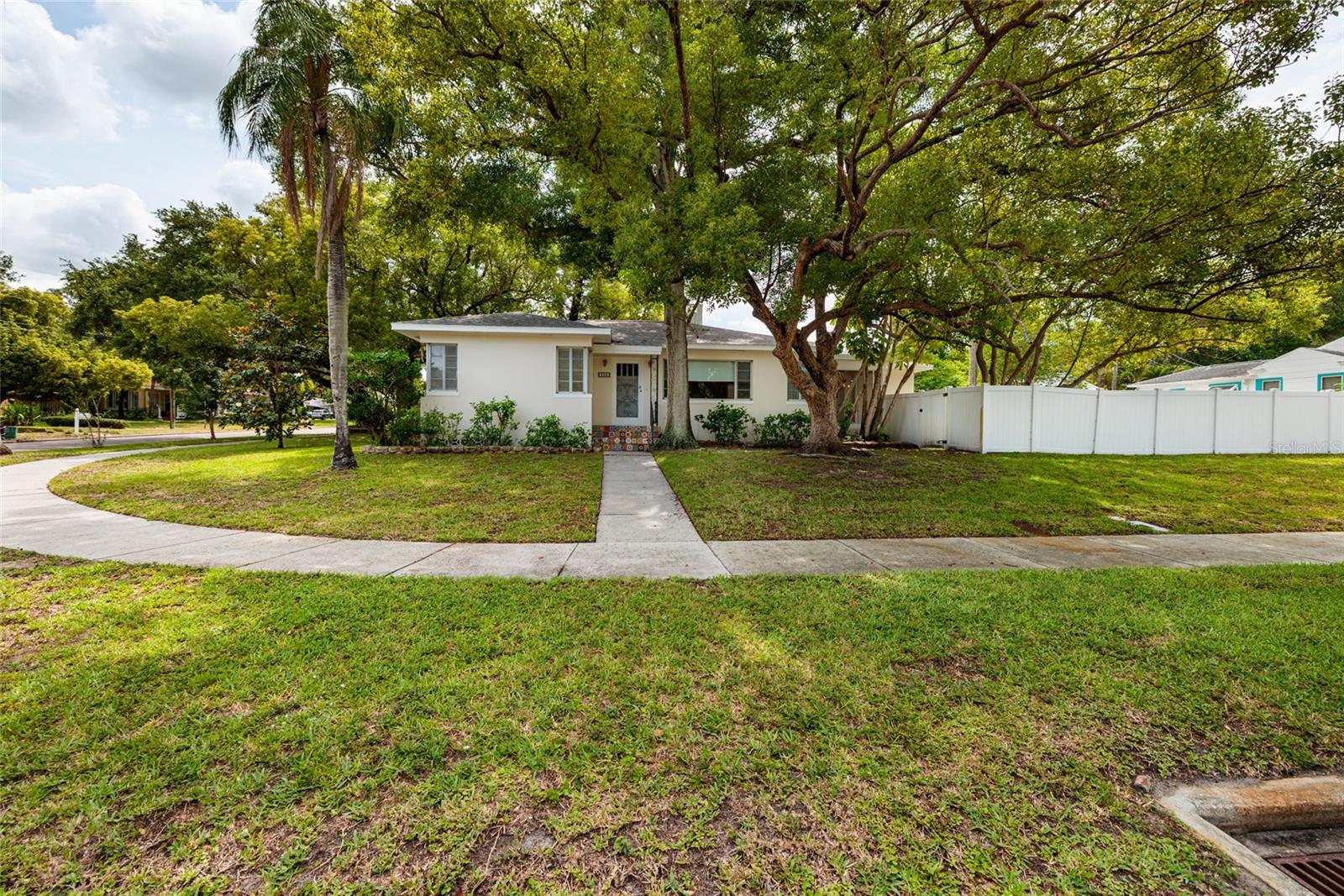 325 Orangeview Avenue, FL