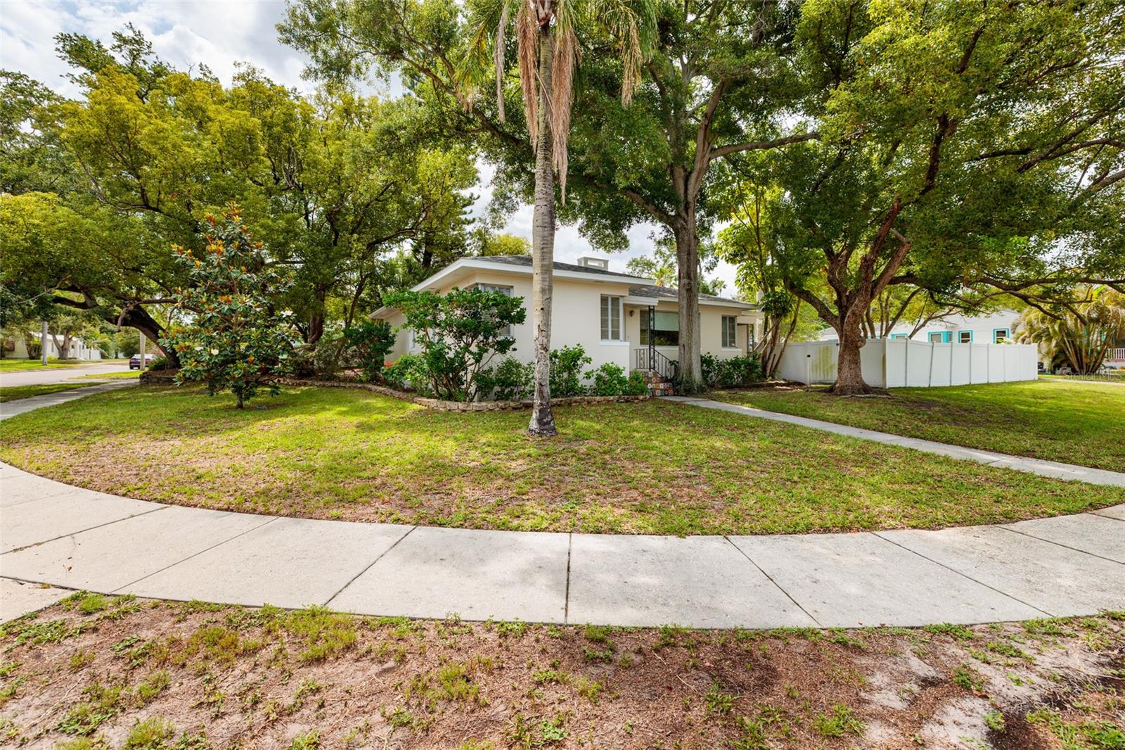 325 Orangeview Avenue, FL