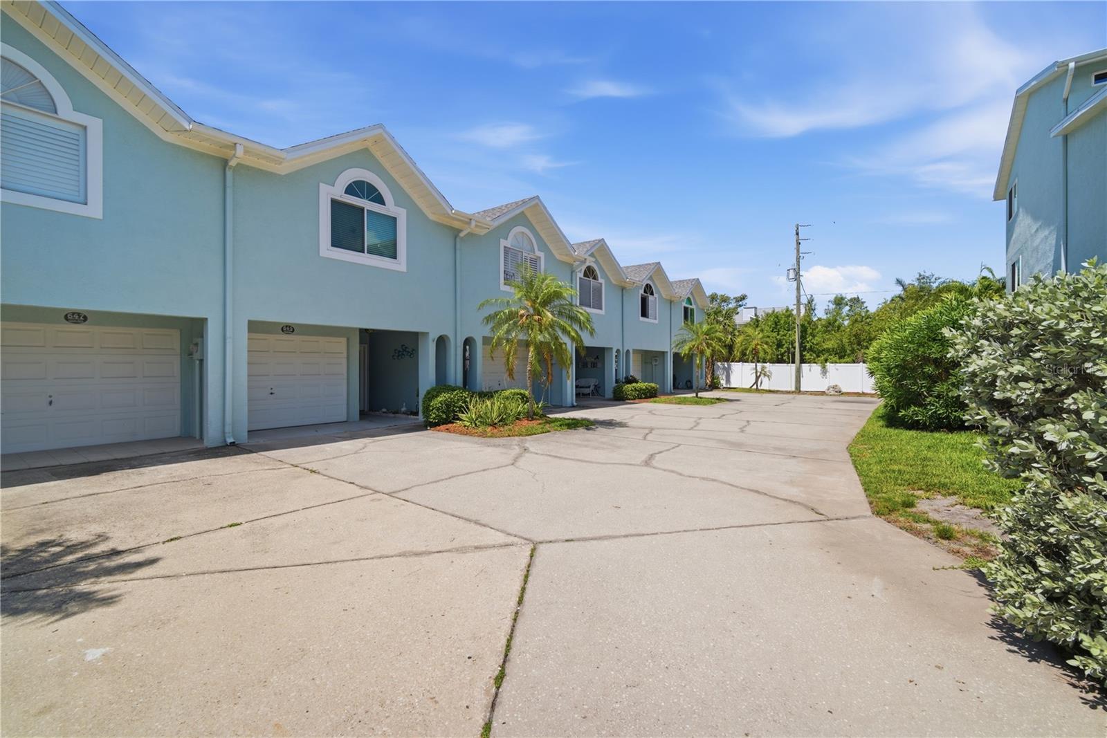643 Garland Cir, FL