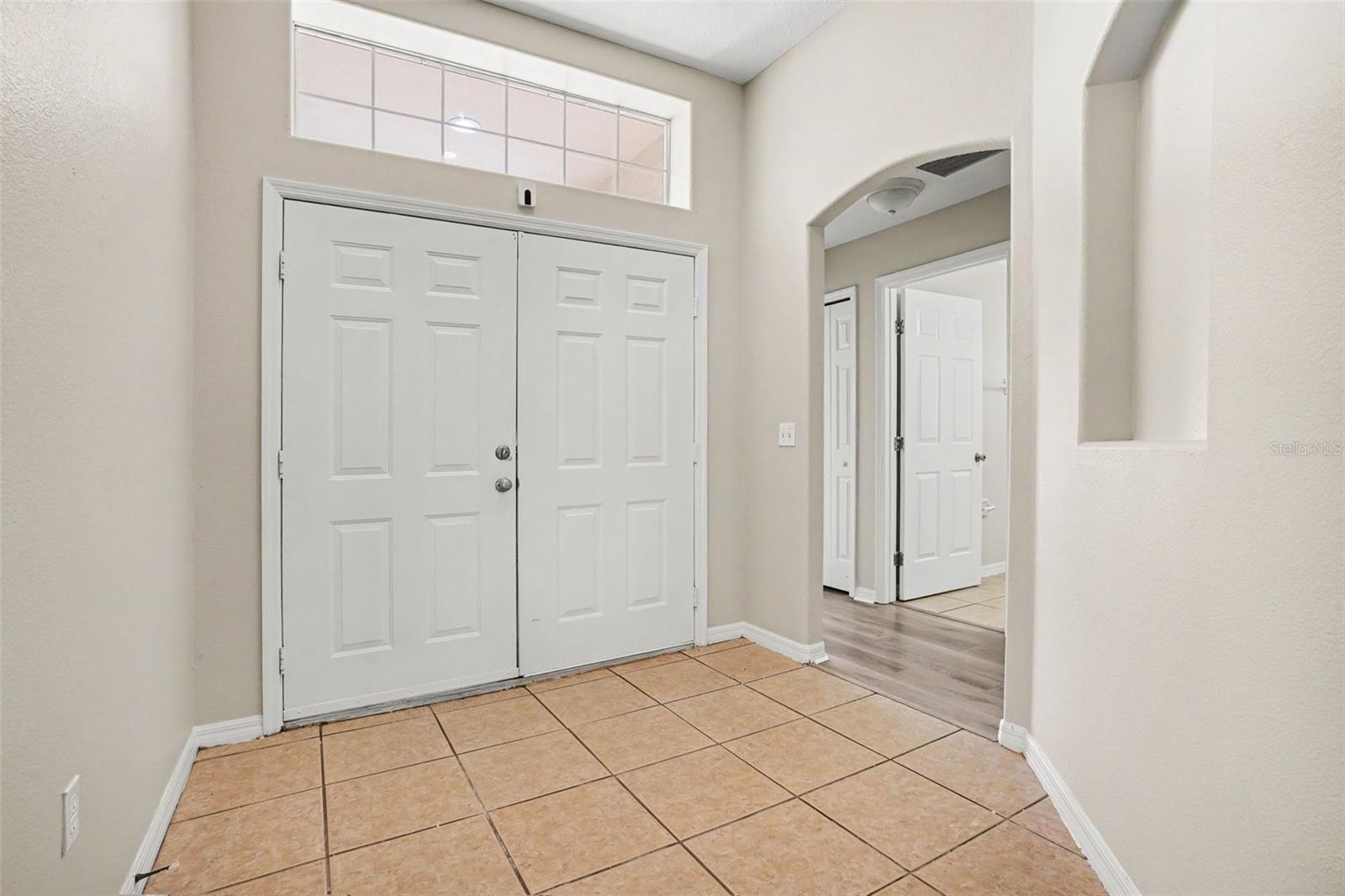1906 Lakeview Way, FL