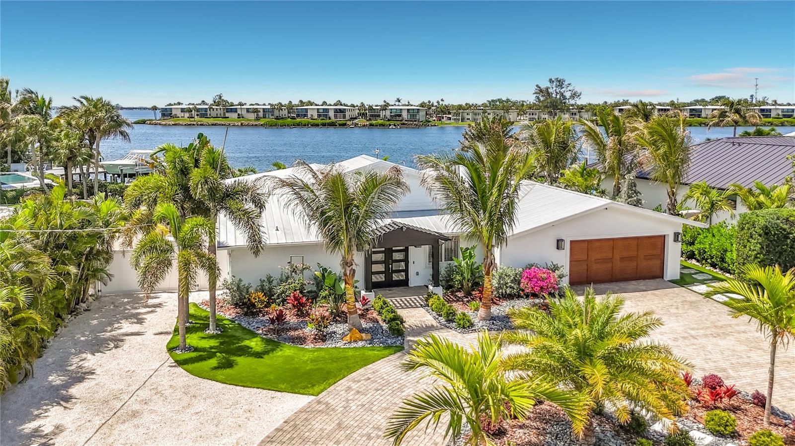 605 Key Royale Dr, FL
