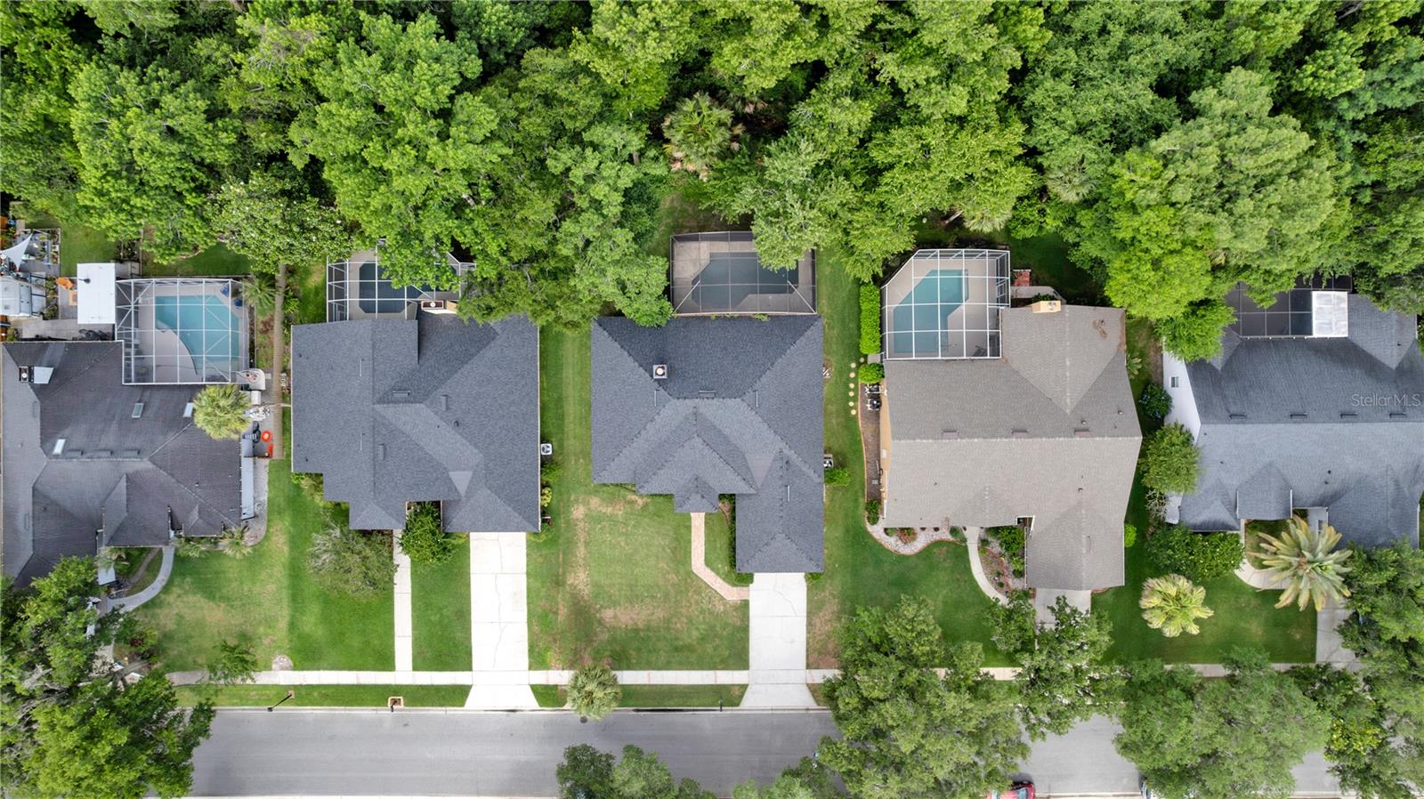 1105 Twin Oaks Circle, FL