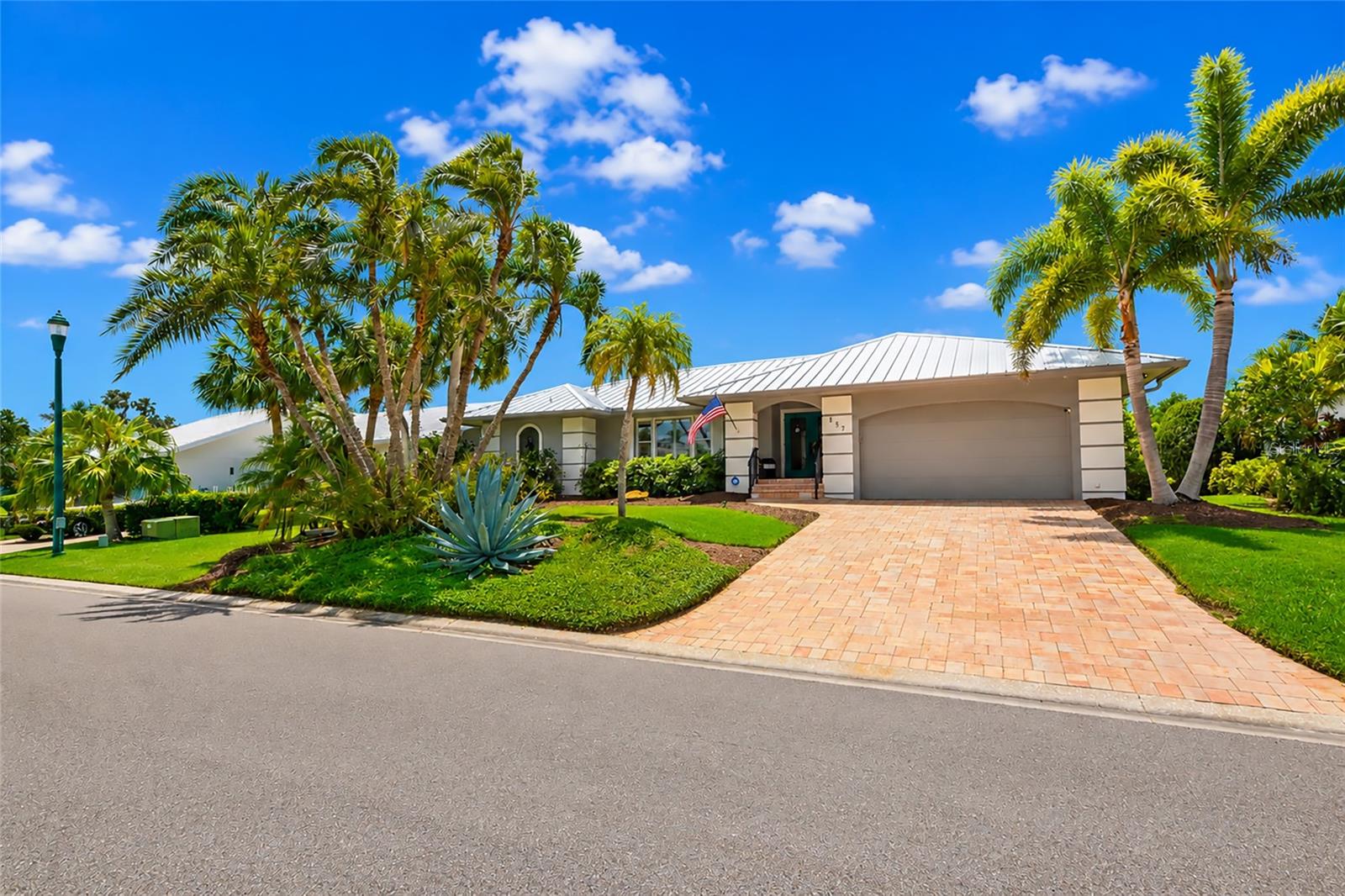 157 Lookout Point Dr, FL