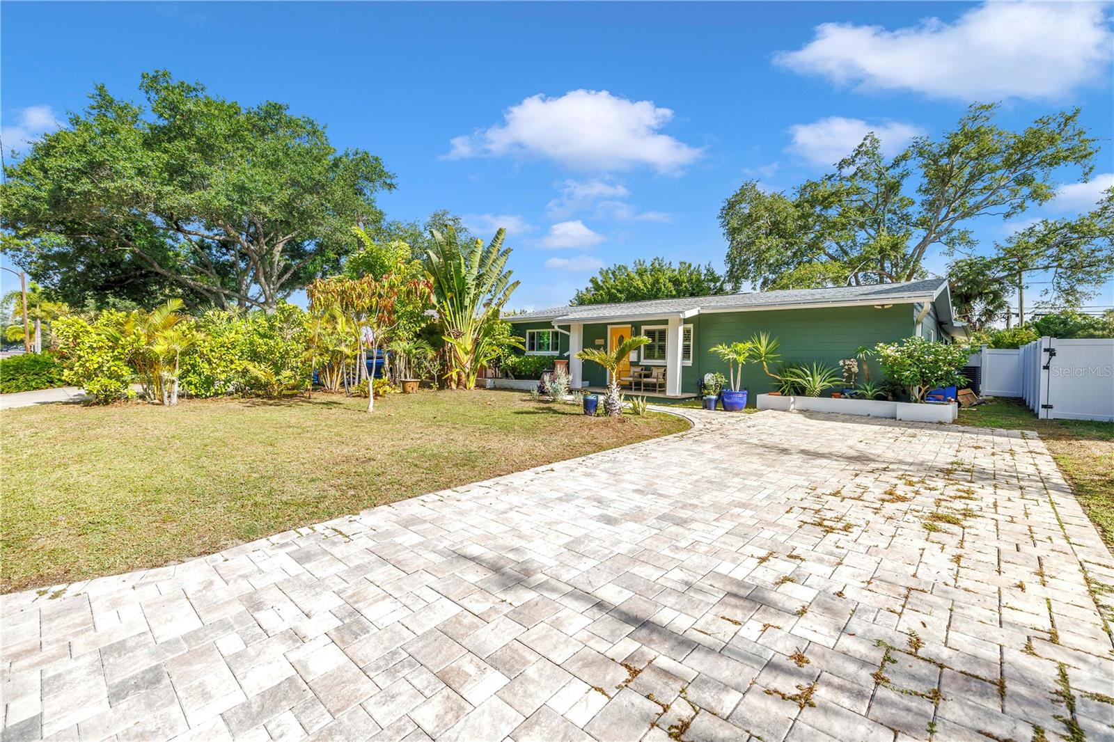 263 42nd Ave Ne, FL